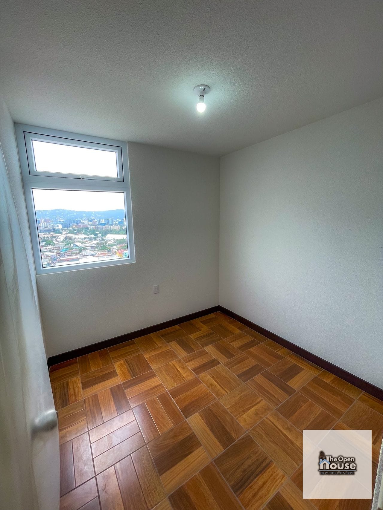 Apartamento en Renta – Torre Norte, Santa Cecilia — Apartamento en Alquiler en Zona 8, Guatemala, Ciudad — foto 11 de 13