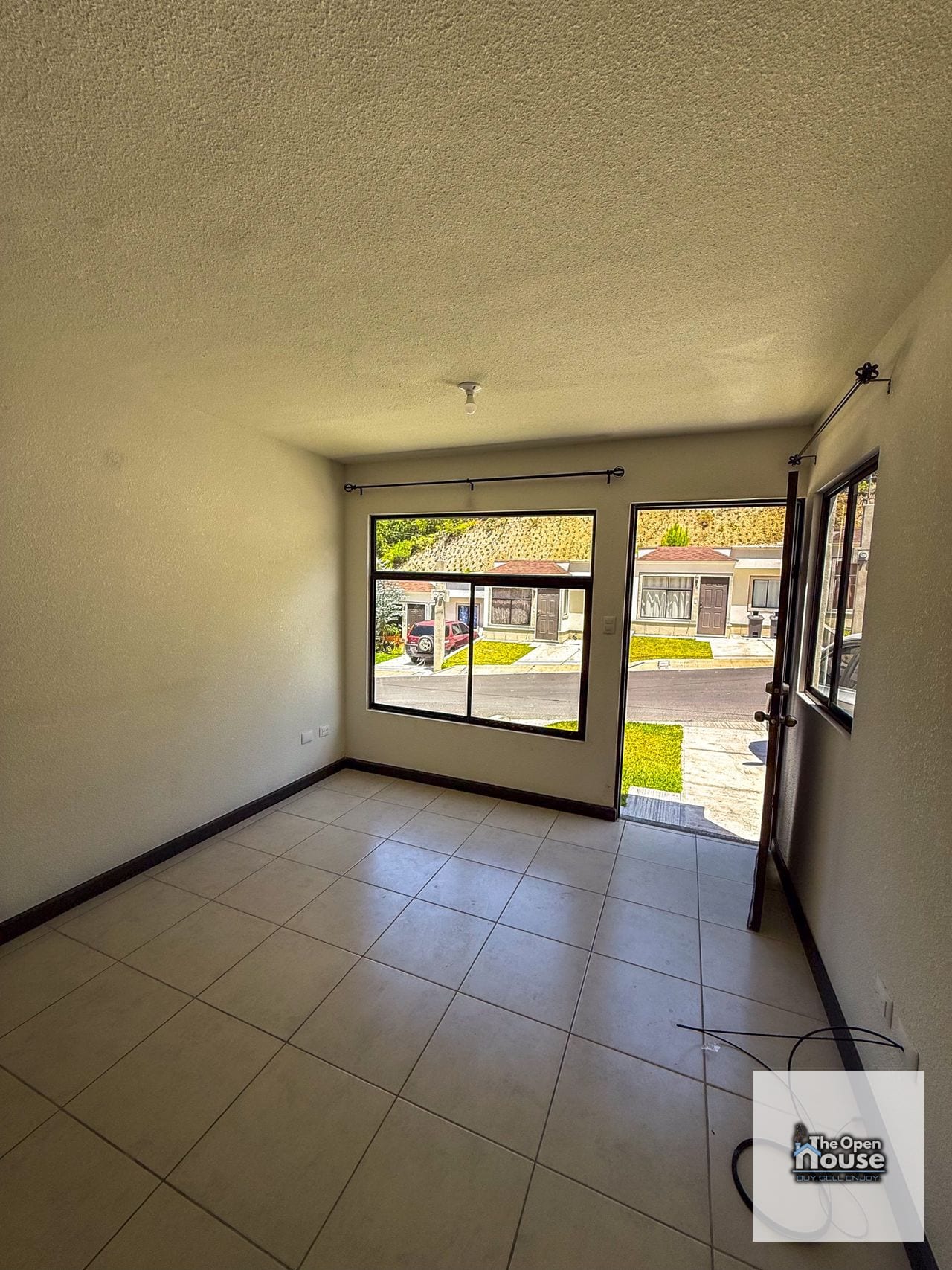 Casa en Renta – Residenciales San José, Sector Los Pinos — Casa en Alquiler en San José Pinula, Guatemala, Ciudad — foto 4 de 16