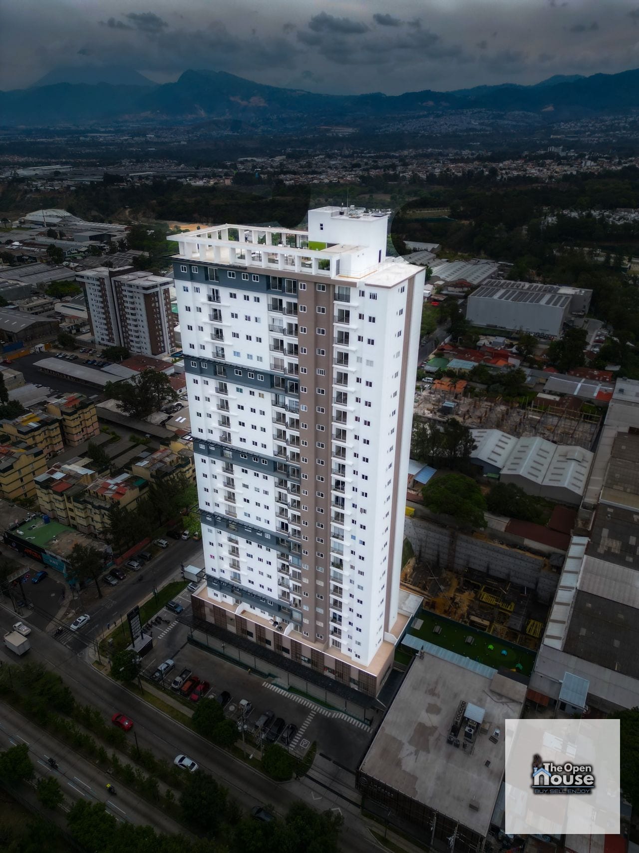 Apartamento en Renta – Andares 12 | Zona 12, Ciudad de Guatemala — Apartamento en Alquiler en Zona 12, Guatemala, Ciudad — foto 1 de 15