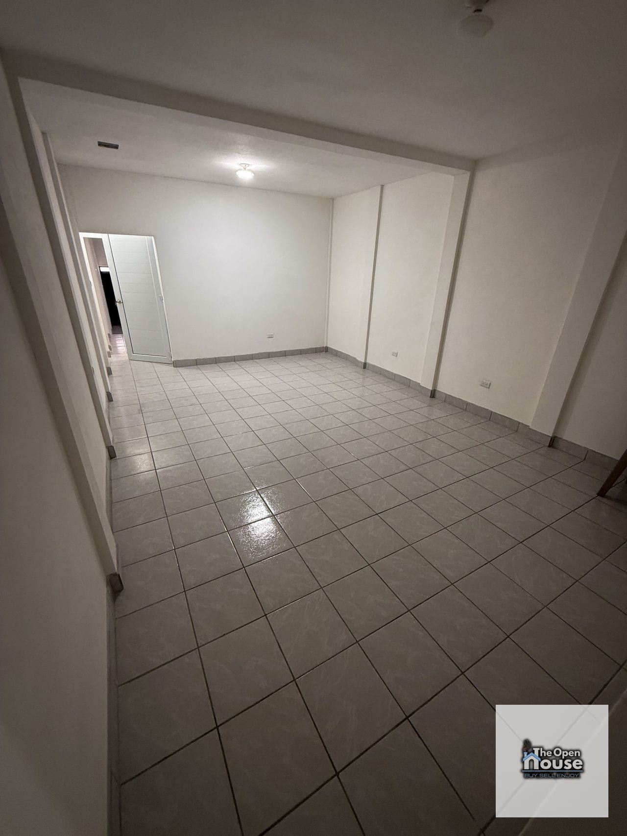 Propiedad Comercial en Renta sobre Calle Real de Villa Nueva — Local en Alquiler en Villa Nueva, Guatemala, Ciudad — foto 13 de 17