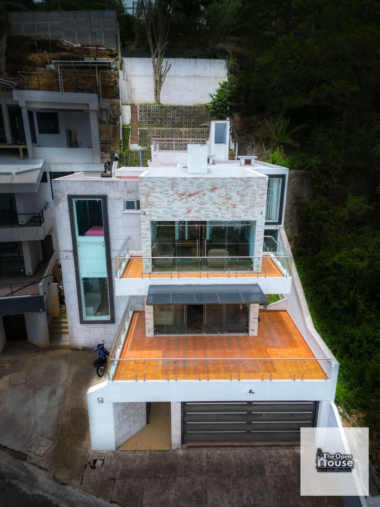 Casa en Venta – Residencial La Mirada | Km. 10.5 — Casa en Venta en Zona 15, Guatemala, Ciudad — foto 2 de 17