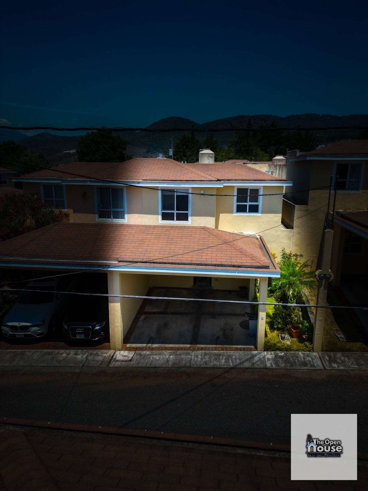 Residenciales El Mirador San Cristóbal Zona 8 — Casa en Alquiler en Zona 8, Guatemala, Ciudad — foto 1 de 17