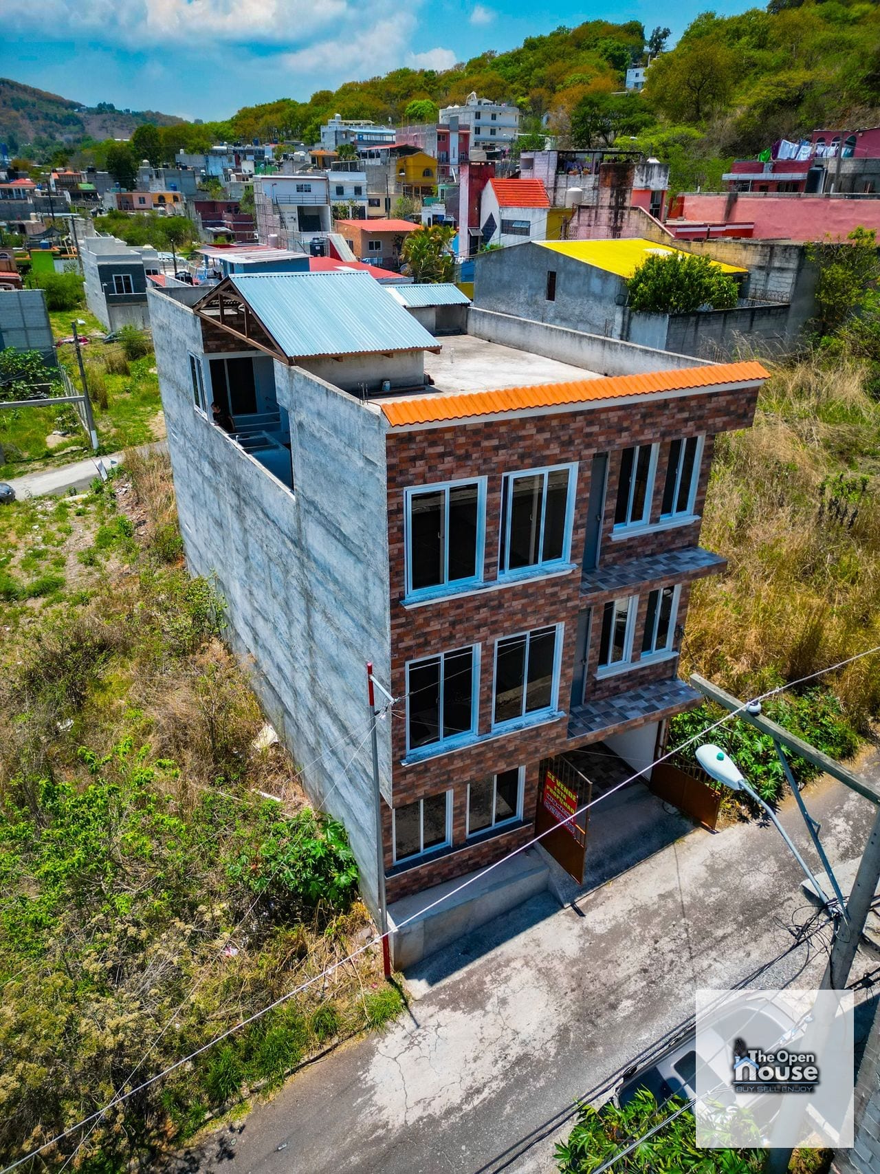 Casa en Venta Zona 18 Mirador de la Cruz. — Casa en Venta en Mirador de La Cruz, Zona 18, Guatemala, Ciudad — foto 1 de 17