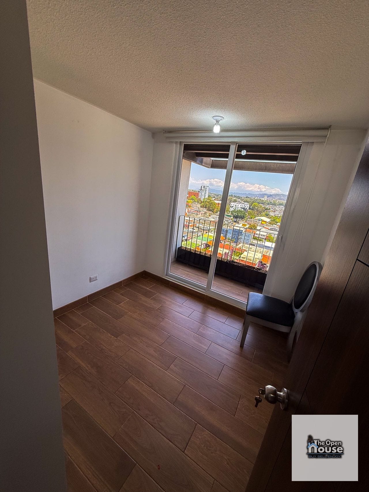 Penthouse en Renta – Edificio Roque | Zona 2, Ciudad de Guatemala — Apartamento en Alquiler en Edificio Roque, Zona 2, Guatemala, Ciudad — foto 12 de 17