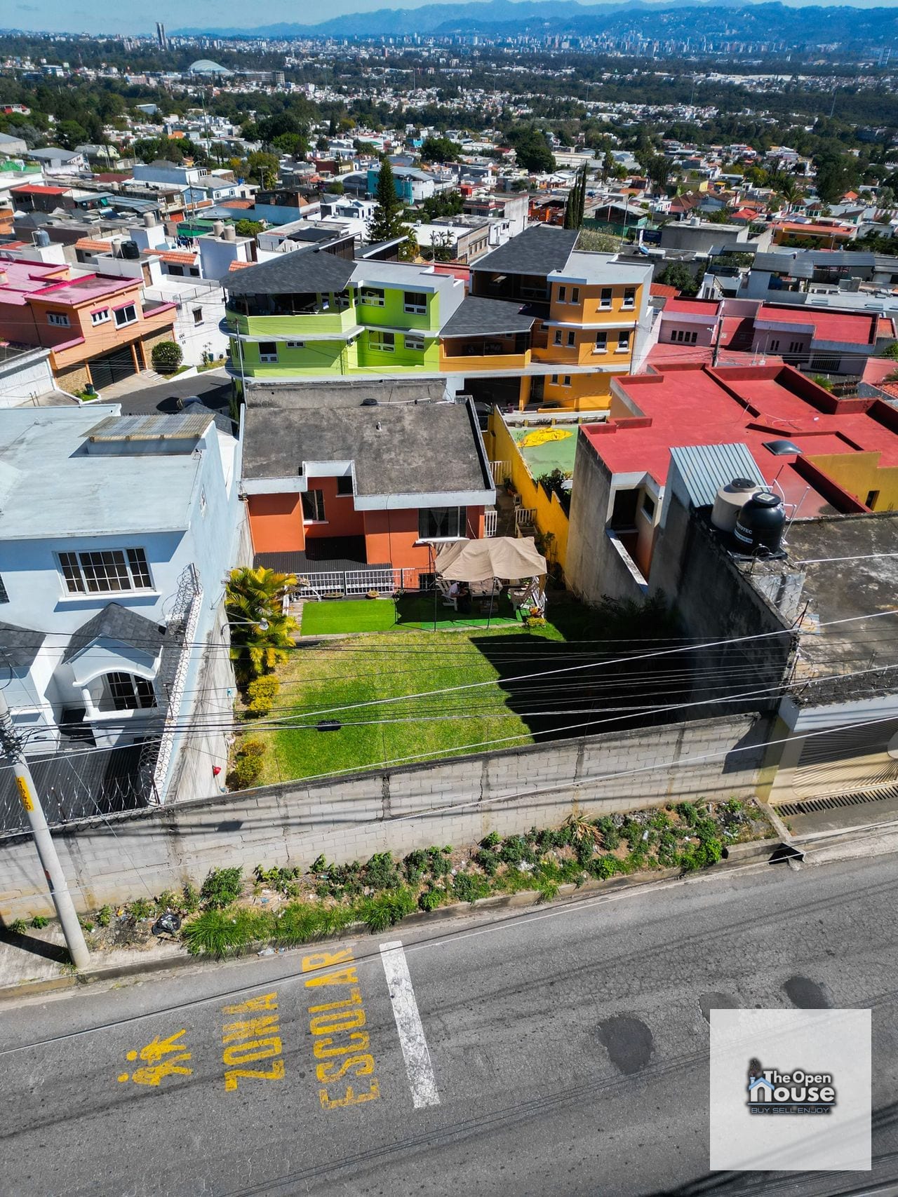 Casa en Venta - Luces de Vista al Valle Ciudad San Cristóbal Mixco — Casa en Venta en Vista al Valle, Zona 8 Mixco, Guatemala, Ciudad — foto 4 de 17