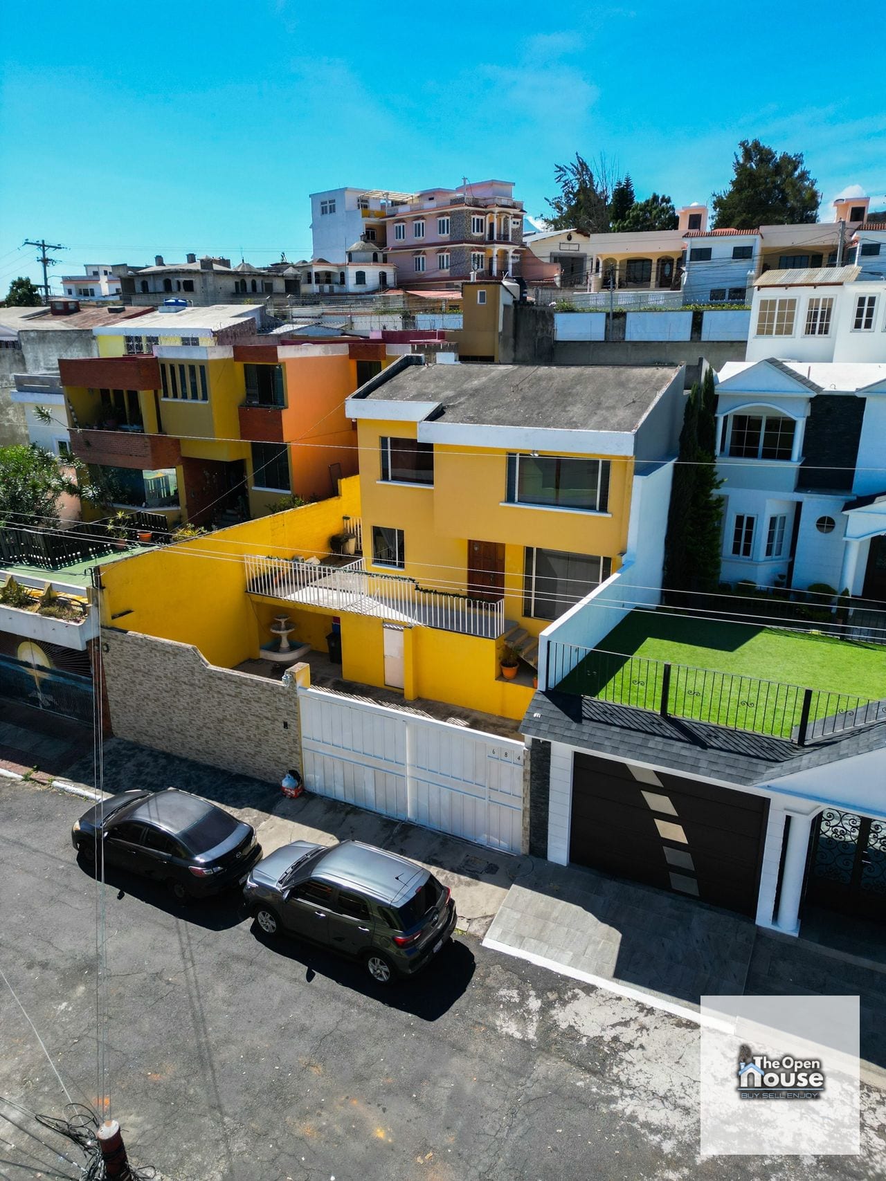 Casa en Venta - Luces de Vista al Valle Ciudad San Cristóbal Mixco — Casa en Venta en Vista al Valle, Zona 8 Mixco, Guatemala, Ciudad — foto 1 de 17