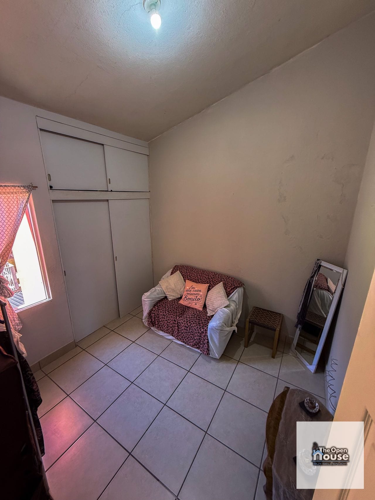 Casa en Venta - Luces de Vista al Valle Ciudad San Cristóbal Mixco — Casa en Venta en Vista al Valle, Zona 8 Mixco, Guatemala, Ciudad — foto 6 de 17