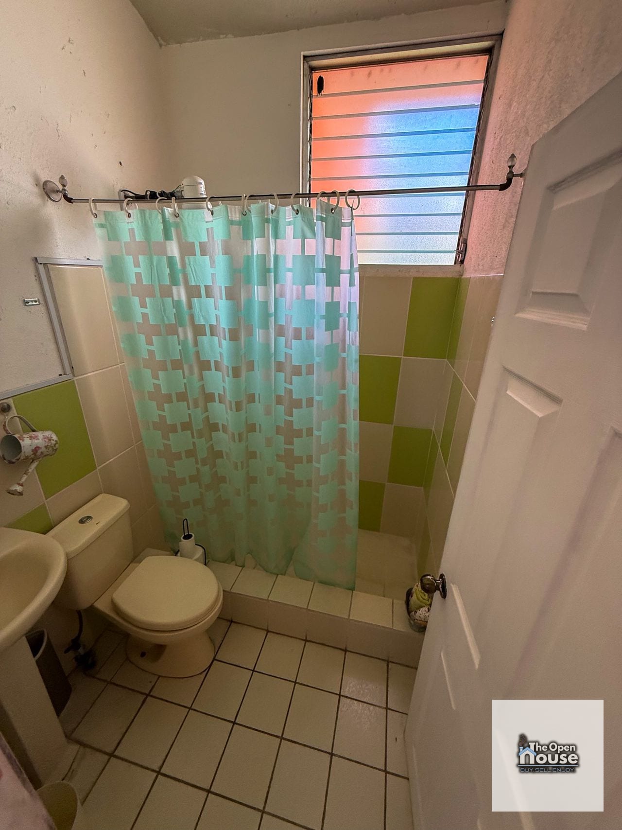 Casa en Venta - Luces de Vista al Valle Ciudad San Cristóbal Mixco — Casa en Venta en Vista al Valle, Zona 8 Mixco, Guatemala, Ciudad — foto 7 de 17