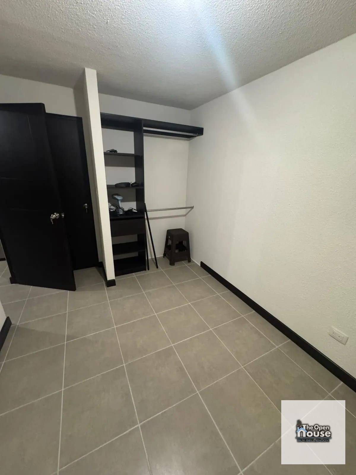 Apartamento Amueblado en Renta – Esenta, Zona 12 — Apartamento en Alquiler en Esenta, Zona 12, Guatemala, Ciudad — foto 3 de 16