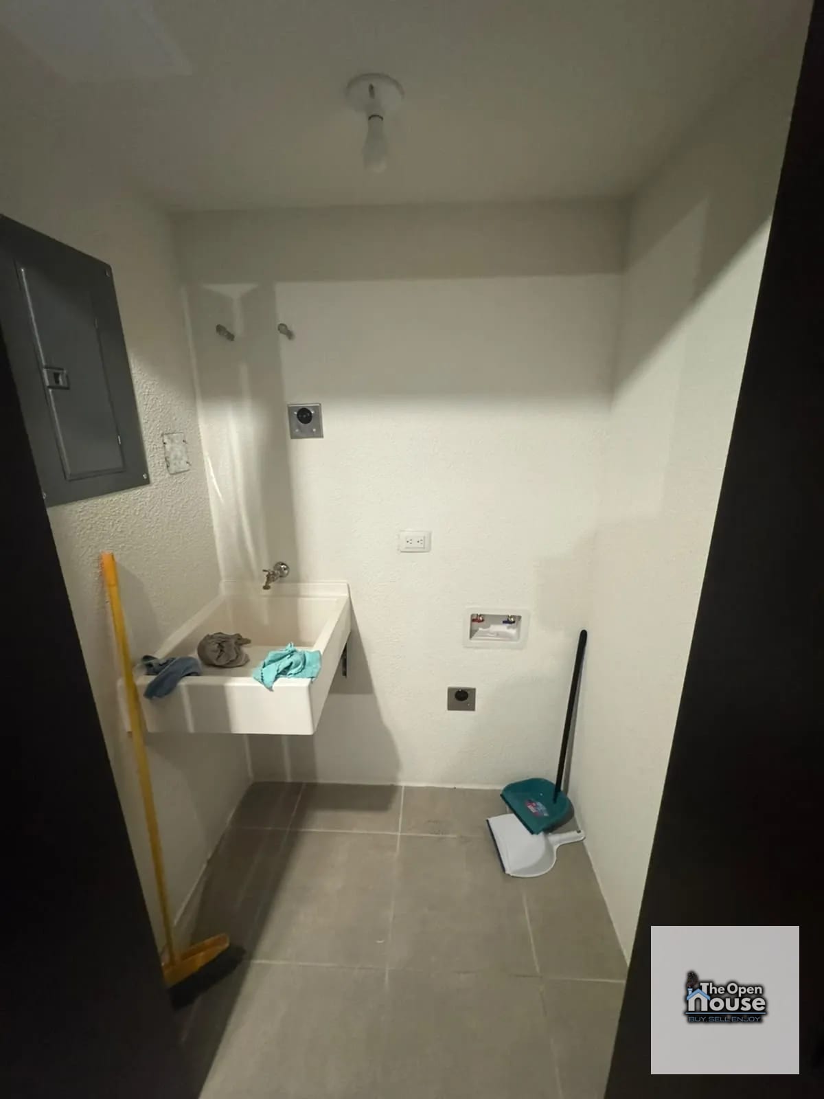 Apartamento Amueblado en Renta – Esenta, Zona 12 — Apartamento en Alquiler en Esenta, Zona 12, Guatemala, Ciudad — foto 8 de 16
