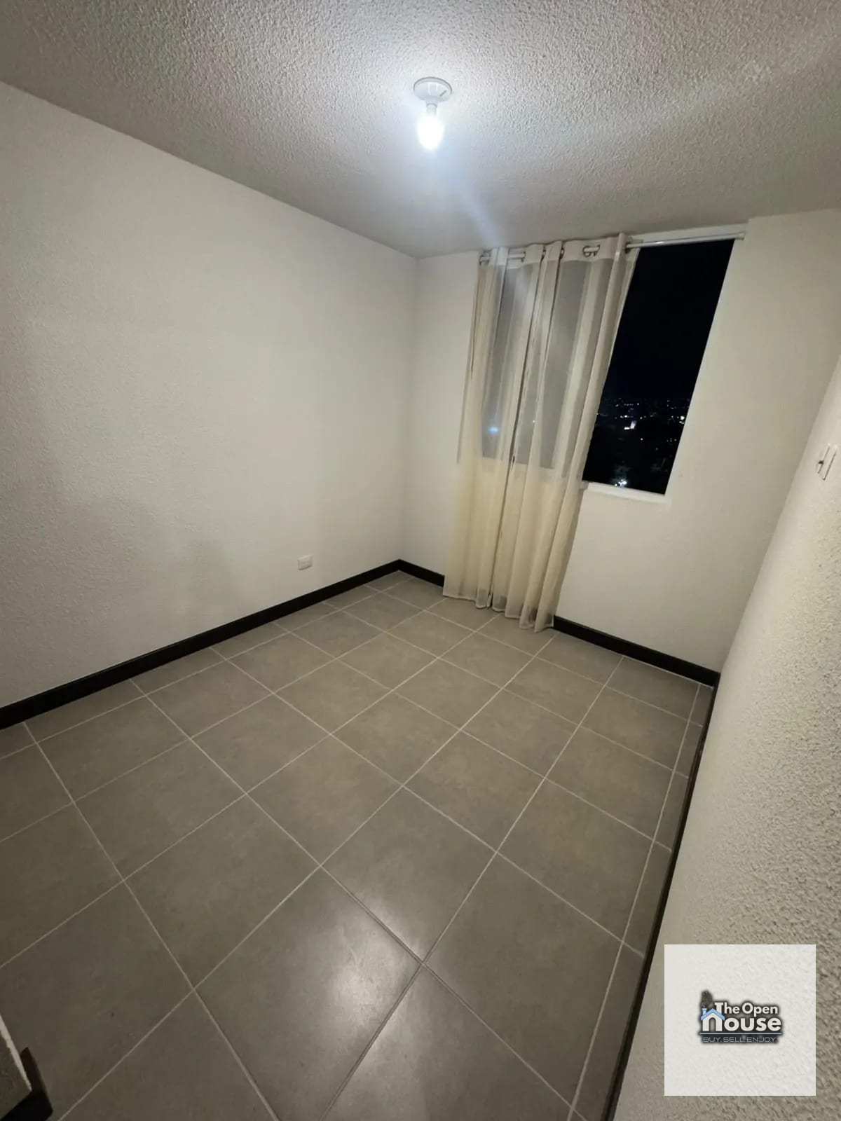 Apartamento Amueblado en Renta – Esenta, Zona 12 — Apartamento en Alquiler en Esenta, Zona 12, Guatemala, Ciudad — foto 10 de 16