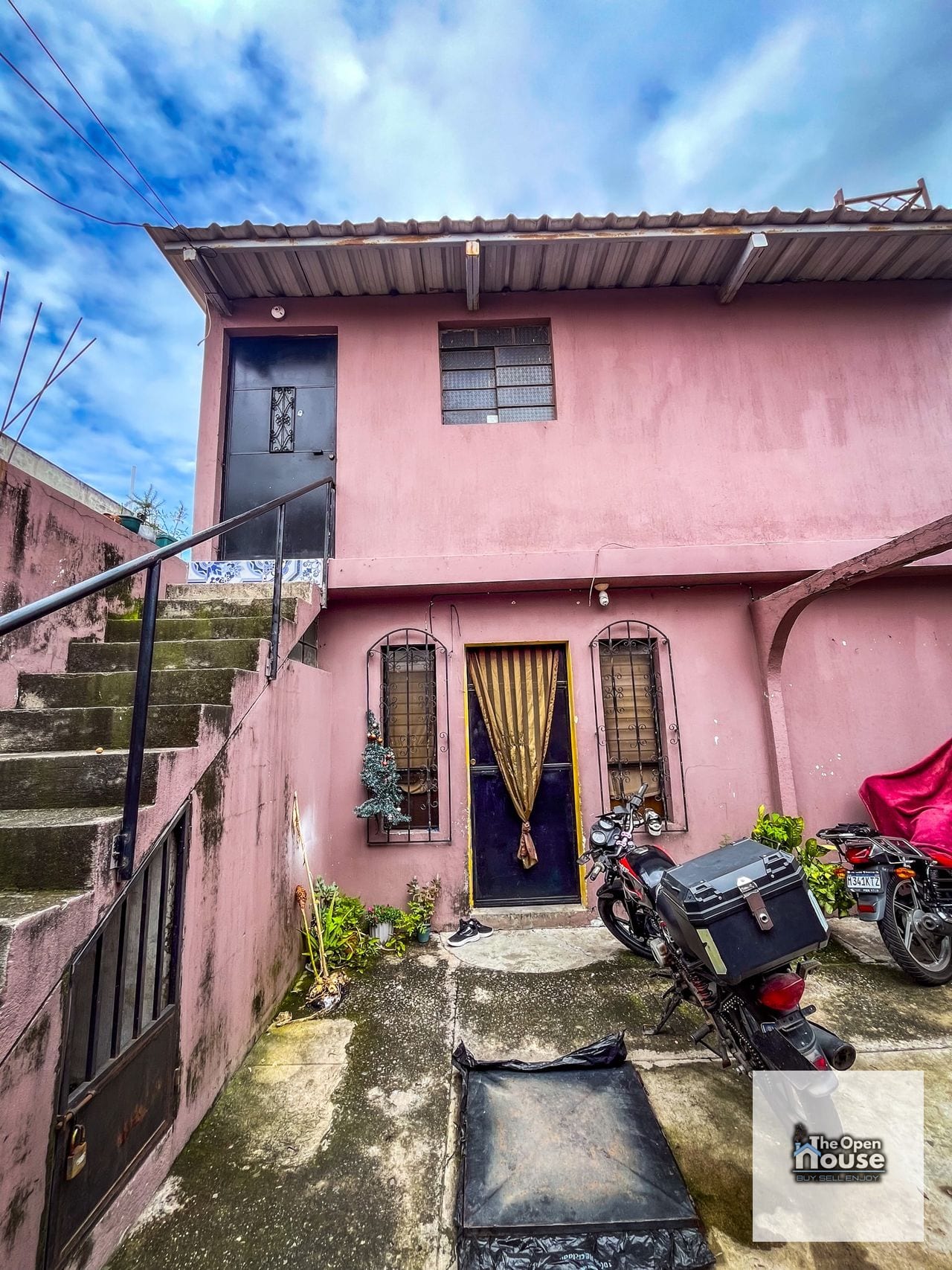 Propiedad de 4 Apartamentos en Venta – Zona 1 de Villa Nueva — Casa en Venta en Villa Nueva, Guatemala, Ciudad — foto 1 de 11