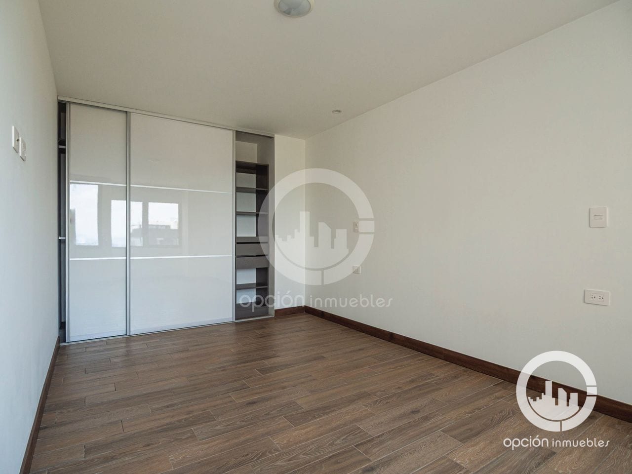 Apartamento de 2 habitaciones en edificio 21B+, zona 15 — Apartamento en Alquiler en 21B+, Zona 15, Guatemala, Ciudad — foto 8 de 14