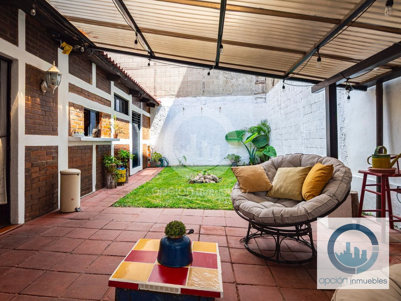Casa de 4 habitaciones y jardín en colonia Alvarado, zona 2 de Mixco — Casa en Venta en Zona 2 Mixco, Guatemala, Ciudad — foto 6 de 11