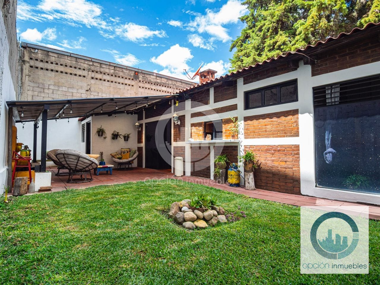 Casa de 4 habitaciones y jardín en colonia Alvarado, zona 2 de Mixco — Casa en Venta en Zona 2 Mixco, Guatemala, Ciudad — foto 7 de 11