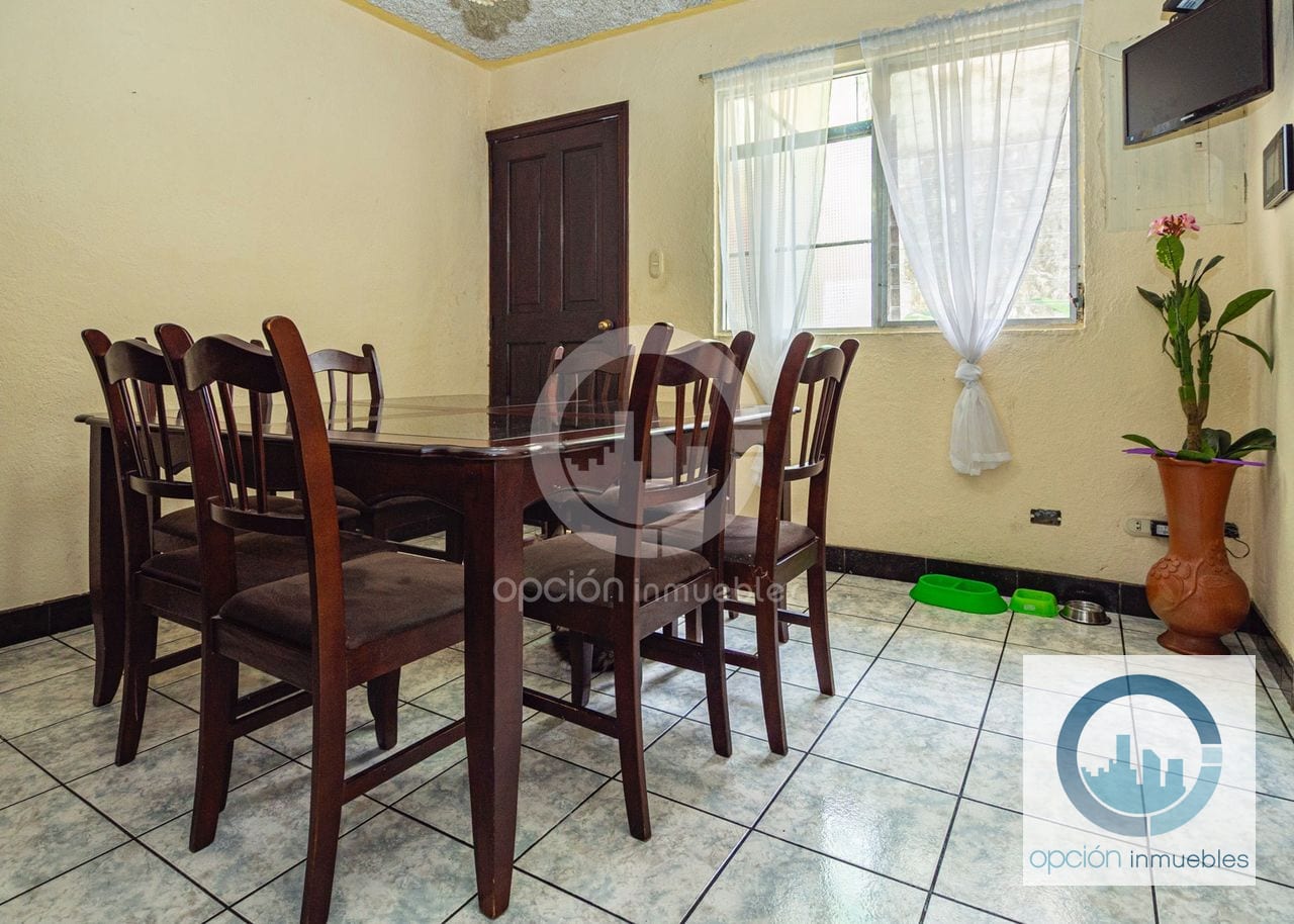Casa de 5 habitaciones en Pinares de San Cristóbal, Mixco — Casa en Venta en Pinares de San Cristobal, Zona 8 Mixco, Guatemala, Ciudad — foto 6 de 14
