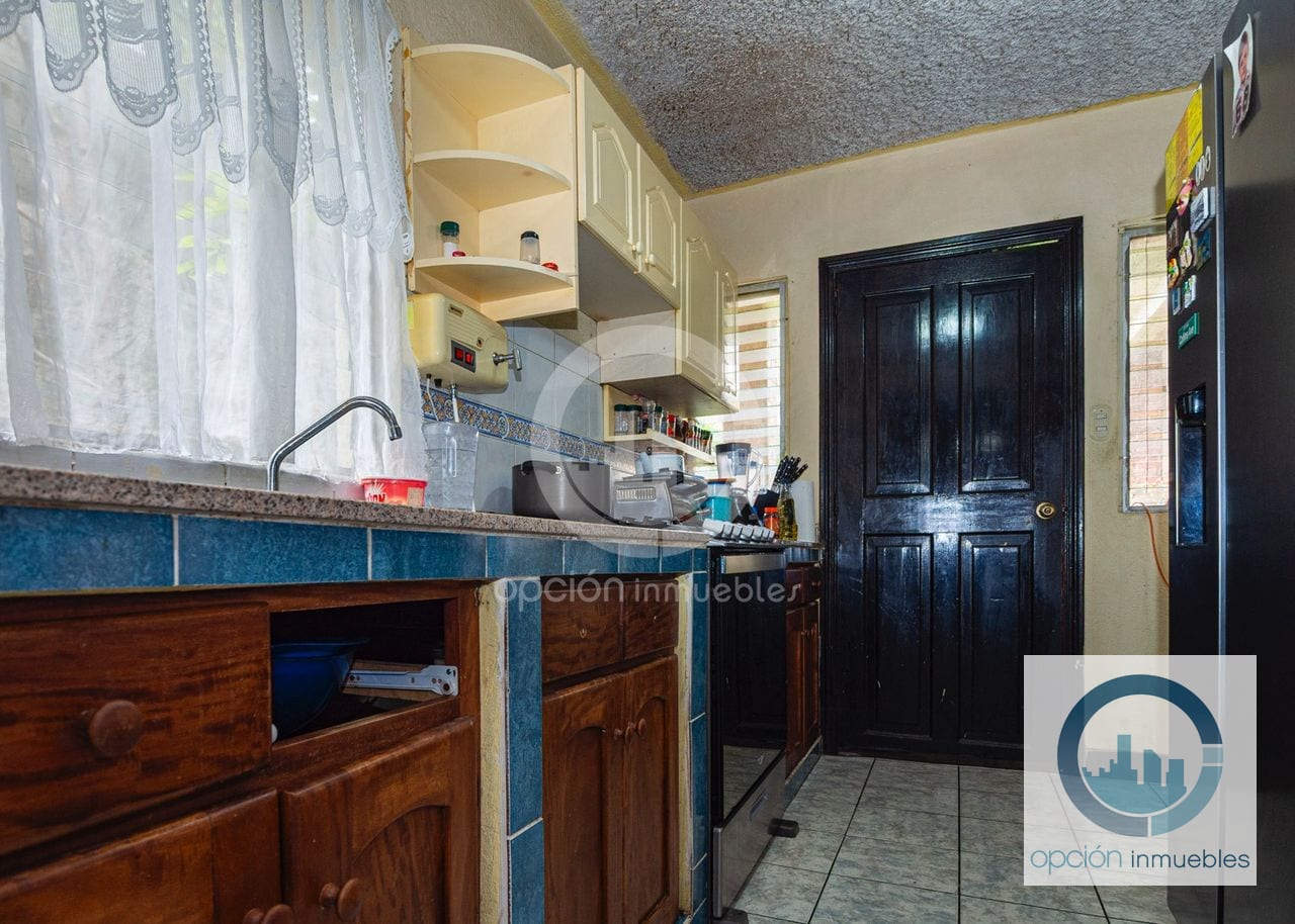 Casa de 5 habitaciones en Pinares de San Cristóbal, Mixco — Casa en Venta en Pinares de San Cristobal, Zona 8 Mixco, Guatemala, Ciudad — foto 7 de 14