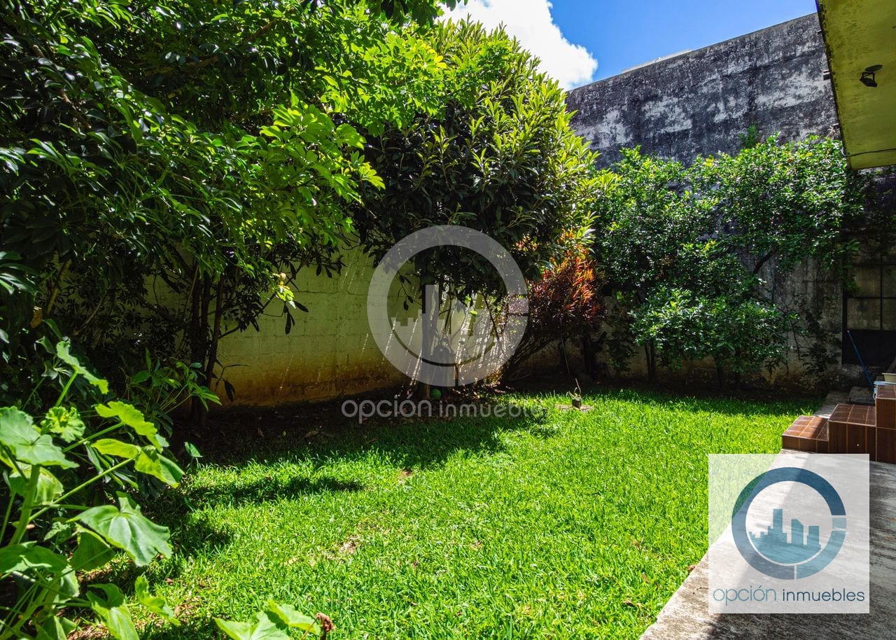 Casa de 5 habitaciones en Pinares de San Cristóbal, Mixco — Casa en Venta en Pinares de San Cristobal, Zona 8 Mixco, Guatemala, Ciudad — foto 9 de 14