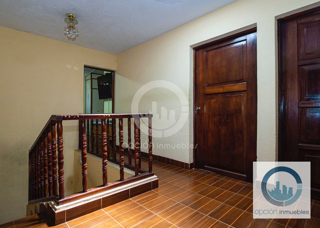 Casa de 5 habitaciones en Pinares de San Cristóbal, Mixco — Casa en Venta en Pinares de San Cristobal, Zona 8 Mixco, Guatemala, Ciudad — foto 10 de 14