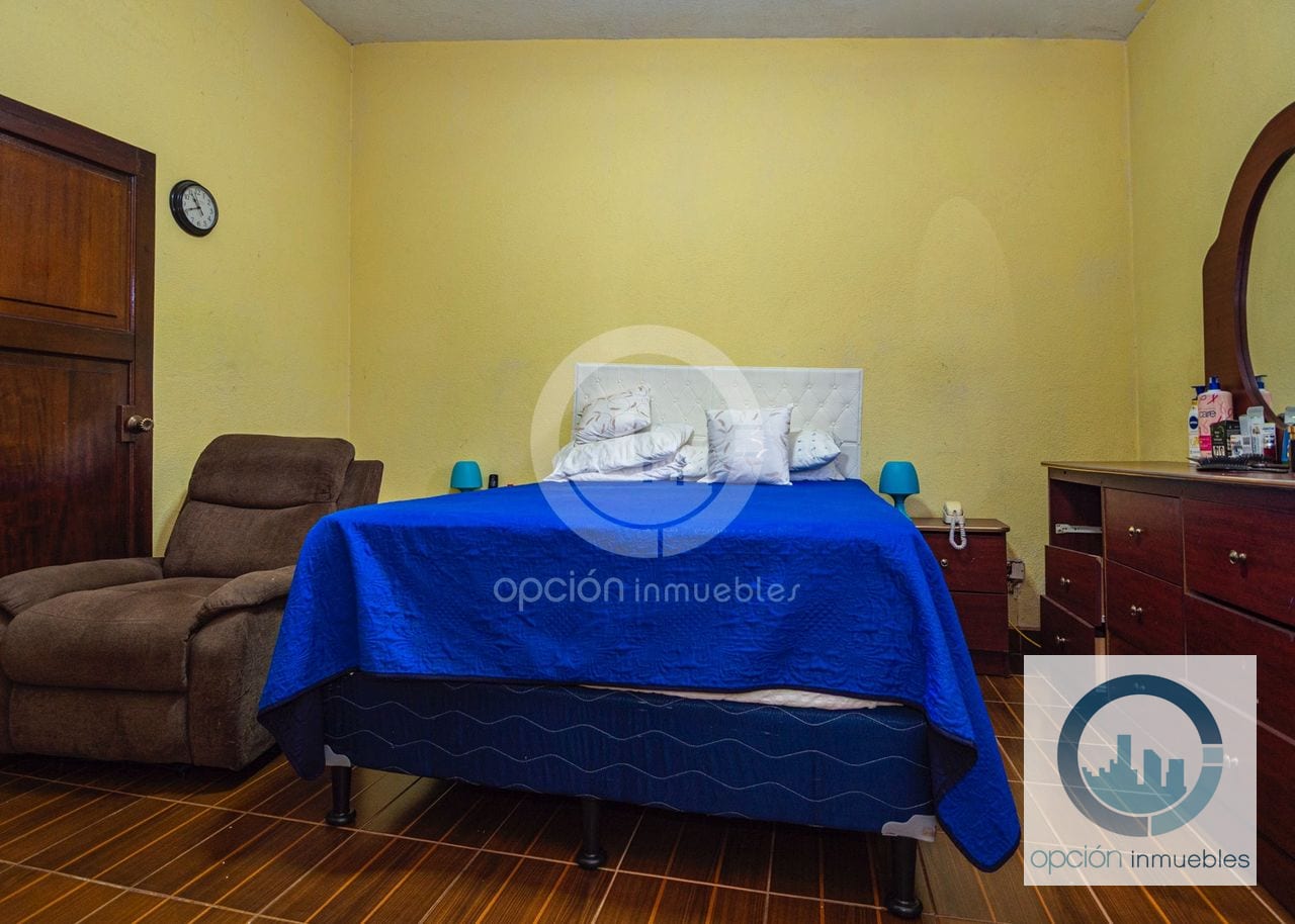 Casa de 5 habitaciones en Pinares de San Cristóbal, Mixco — Casa en Venta en Pinares de San Cristobal, Zona 8 Mixco, Guatemala, Ciudad — foto 11 de 14