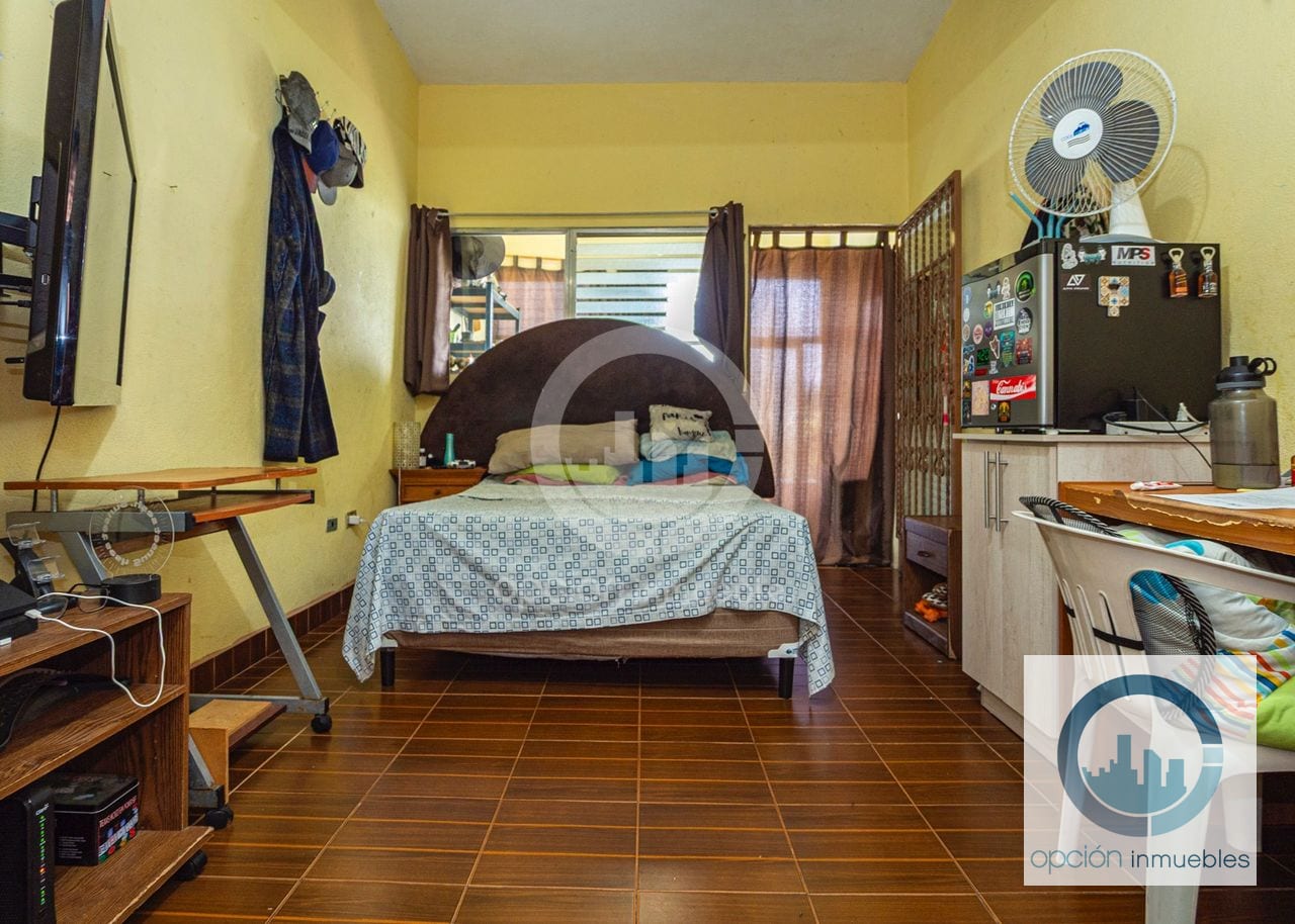 Casa de 5 habitaciones en Pinares de San Cristóbal, Mixco — Casa en Venta en Pinares de San Cristobal, Zona 8 Mixco, Guatemala, Ciudad — foto 12 de 14