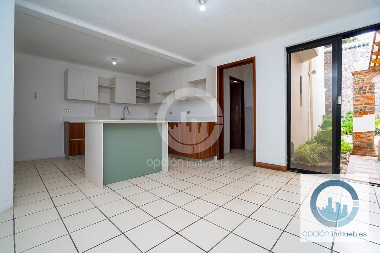 Amplia casa de 4 habitaciones en Condominio San Miguel, km.16.5 CES — Casa en Venta en San Miguel Arrazola, Carretera a El Salvador, Guatemala, Ciudad — foto 8 de 14