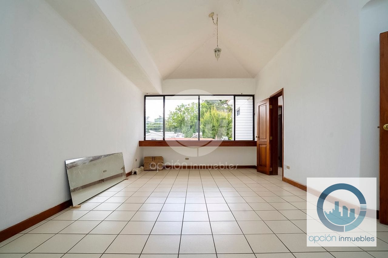 Amplia casa de 4 habitaciones en Condominio San Miguel, km.16.5 CES — Casa en Venta en San Miguel Arrazola, Carretera a El Salvador, Guatemala, Ciudad — foto 11 de 14
