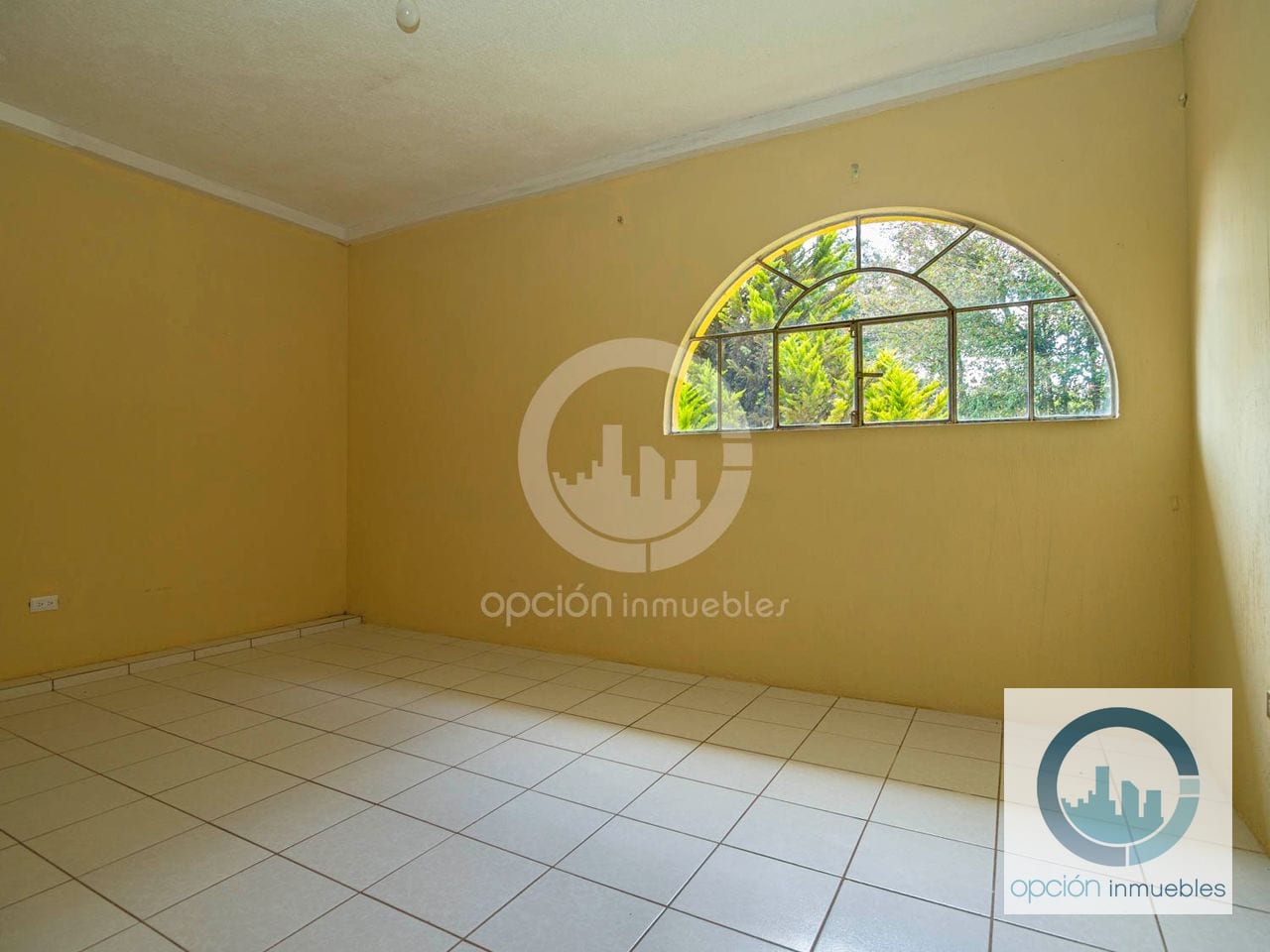 Granja con casa de 4 habitaciones y amplio terreno en San Lucas, Sac. — Casa en Venta en San Lucas Sacatepéquez, Sacatepéquez — foto 10 de 14