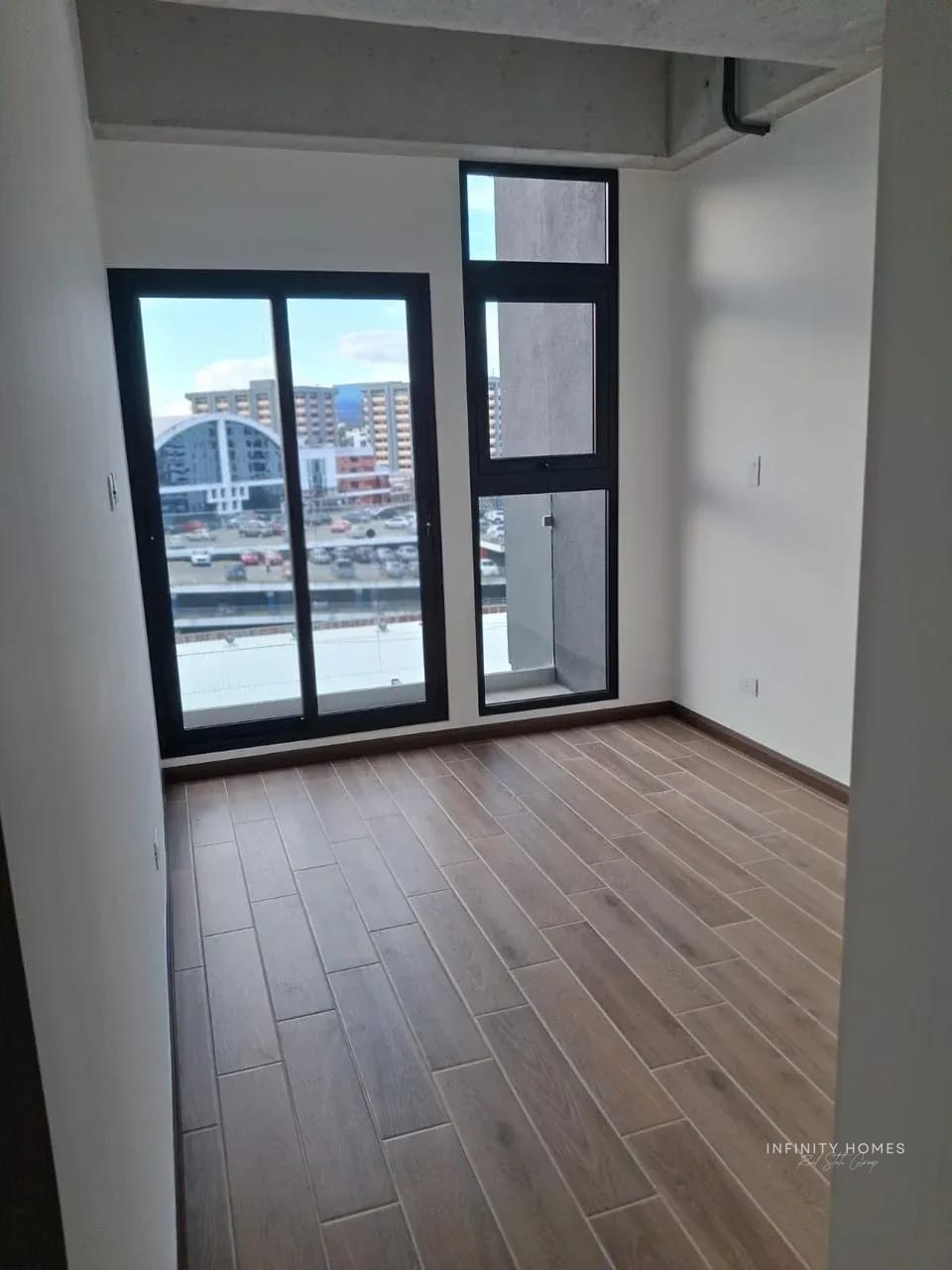 APARTAMENTO EN RENTA Edificio Séptimo — Zona 4 — Apartamento en Alquiler en Séptimo, Zona 4, Guatemala, Ciudad — foto 1 de 9
