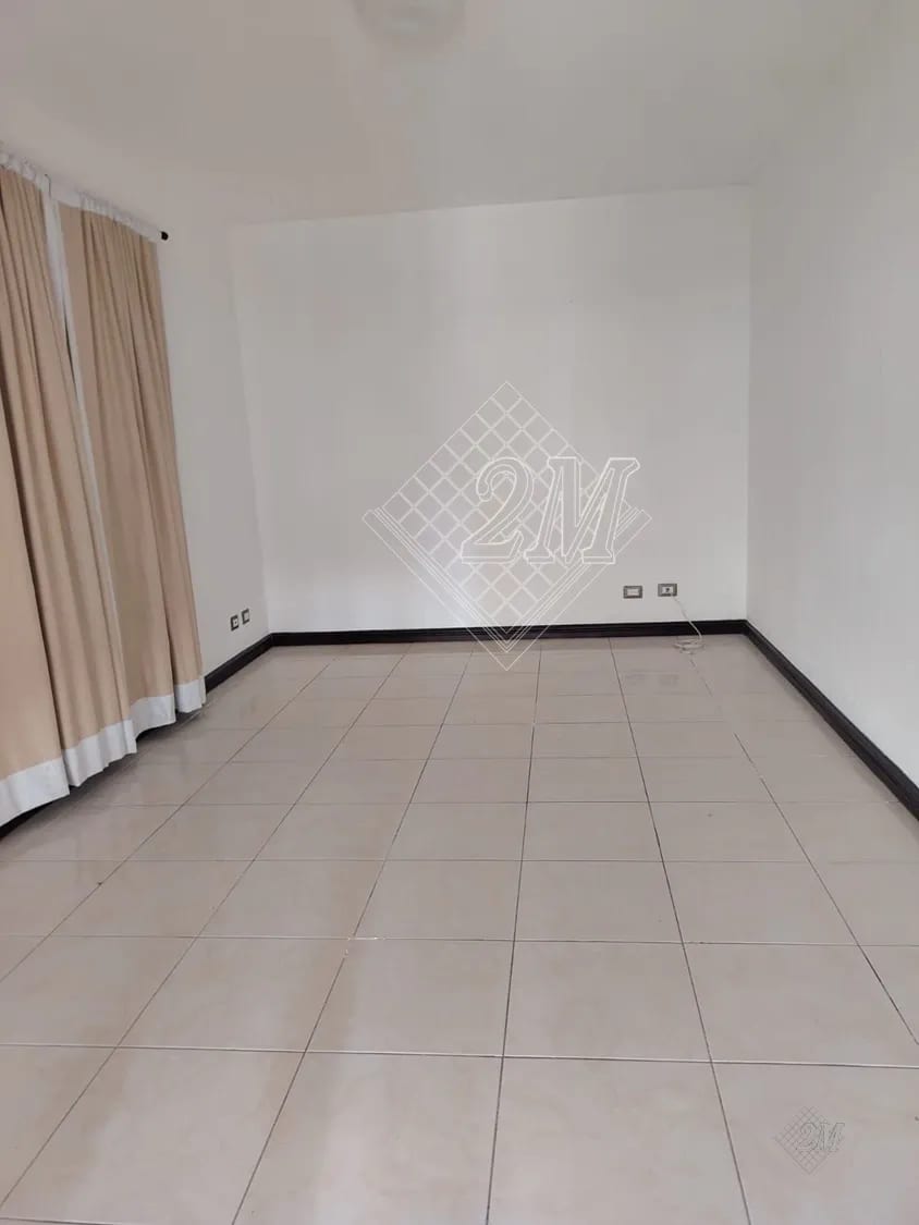 CAES KM 19.4, VILLAS EL PINAR, ATRÁS DE STARBUCKS, FRAIJANES, CASA EN VENTA — Casa en Venta en Villas del Pinar, Carretera a El Salvador, Guatemala, Ciudad — foto 5 de 15