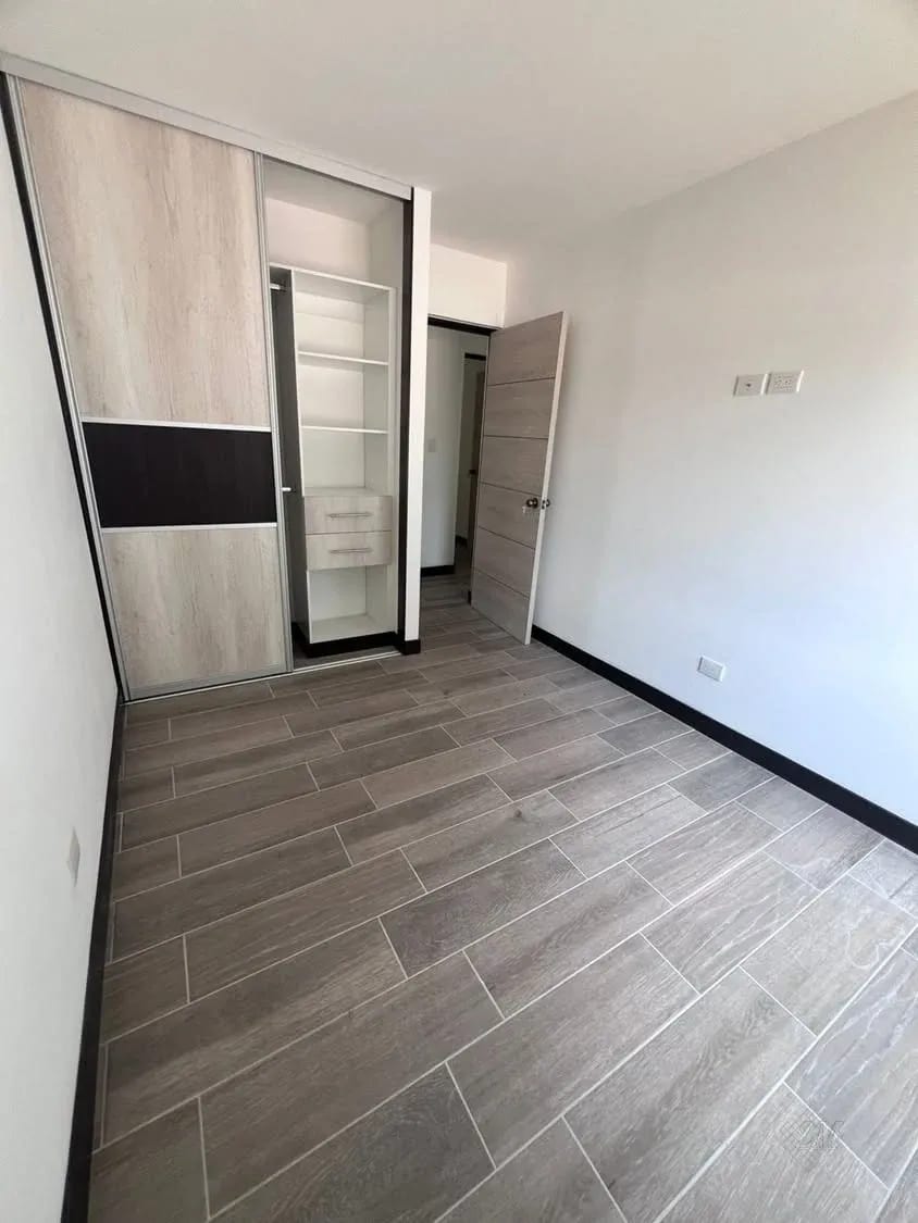 CAÑADAS DE CHOACORRAL ZONA 4, SAN LUCAS SACATEPÉQUEZ, VENDO BONITO APARTAMENTO, UBICADO EN EL PRIMER NIVEL — Apartamento en Venta en San Lucas Sacatepéquez, Sacatepéquez — foto 4 de 8