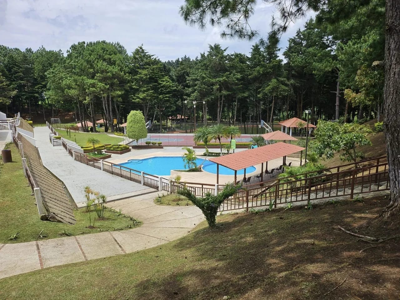 TERRRENO EN VENTA CONDOMINIO MONTECRISTO, SAN JOSE PINULA FRENTE AL C.C. EL ENCUENTRO — Terreno en Venta en San José Pinula, Guatemala, Ciudad — foto 3 de 13