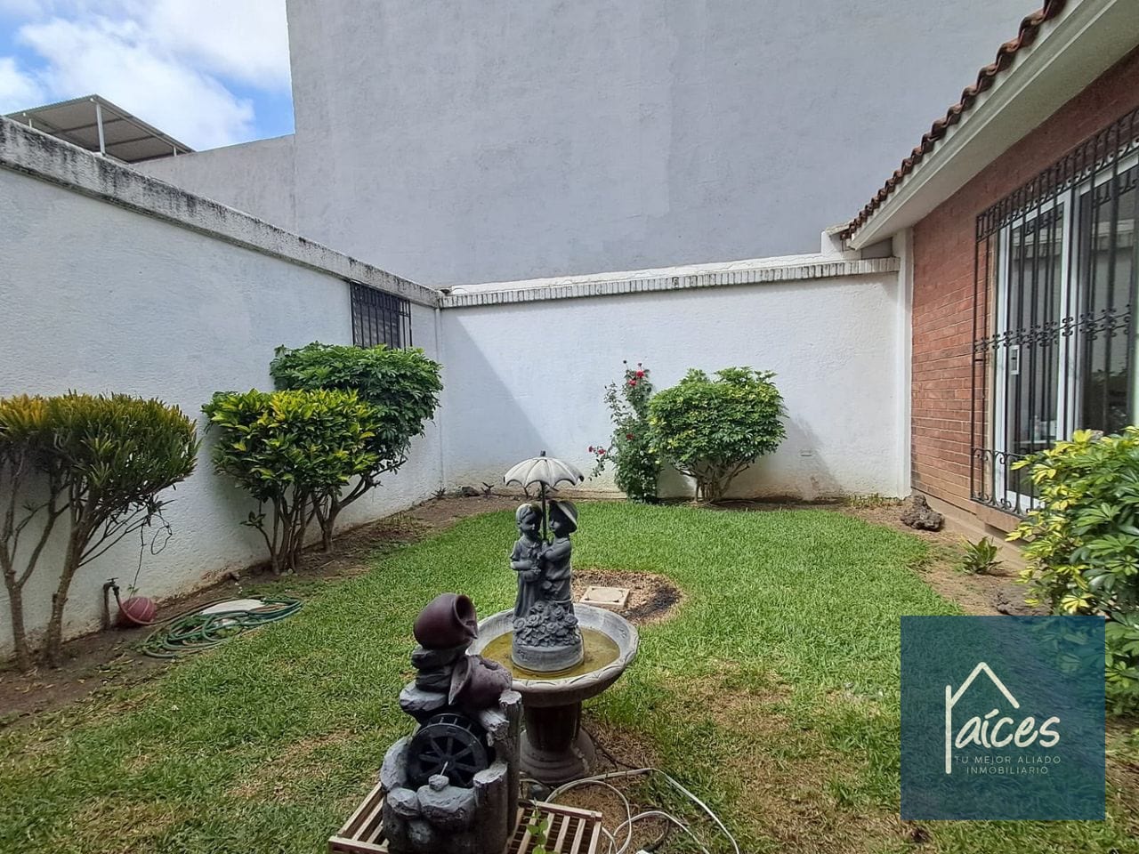 Casa para oficina en renta Zona 10 (D) — Casa en Alquiler en Zona 10, Guatemala, Ciudad — foto 3 de 11