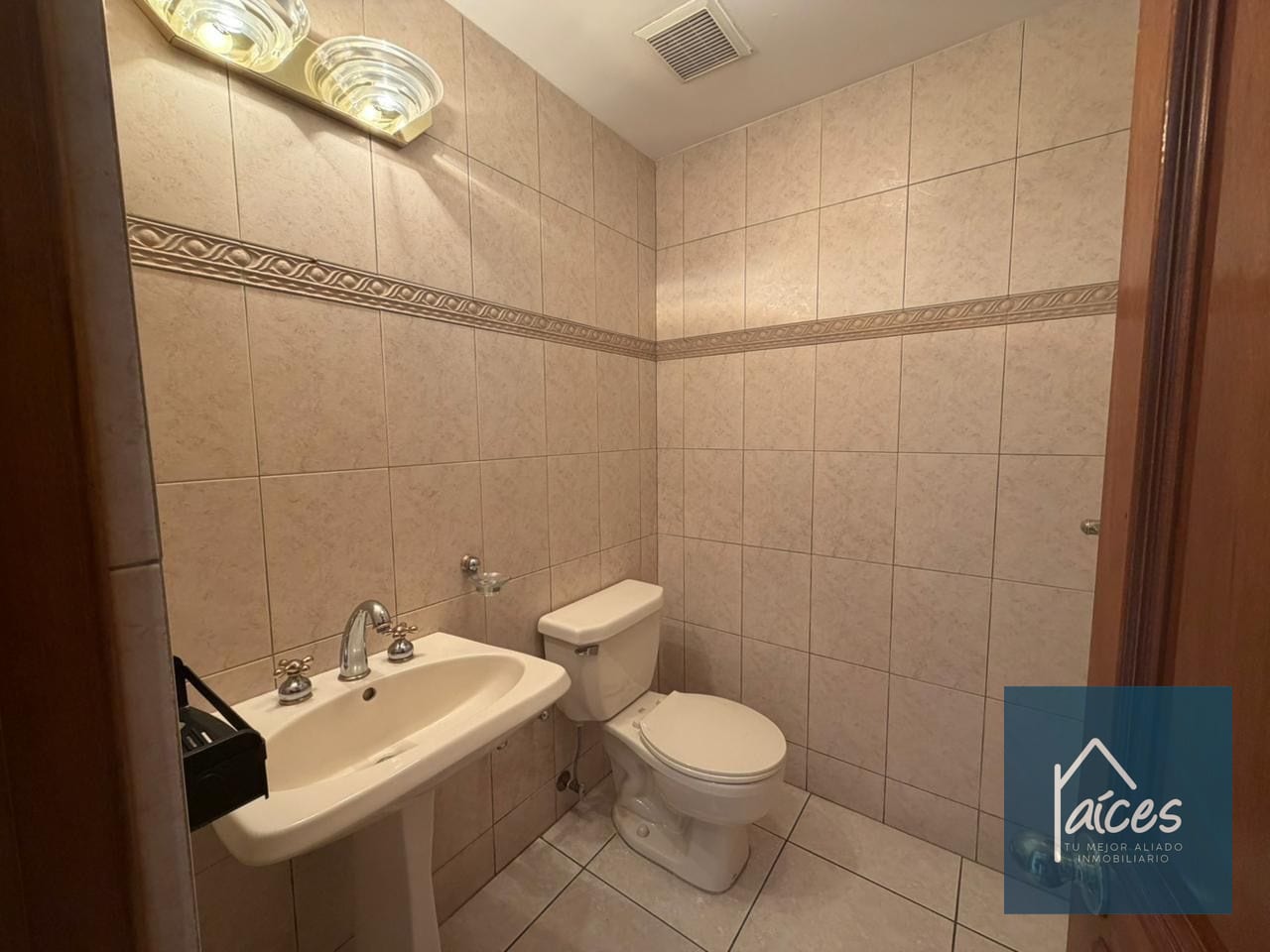 Apartamento en venta TORRE CASTELAR Zona 10 (*20) — Apartamento en Venta en Torre Castelar, Zona 10, Guatemala, Ciudad — foto 7 de 11