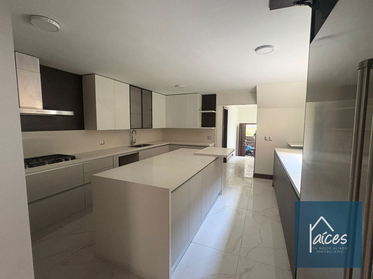 Casa en venta CLIB SAN ISIDRO Zona 16 (*20) — Casa en Venta en Zona 16, Guatemala, Ciudad — foto 3 de 17
