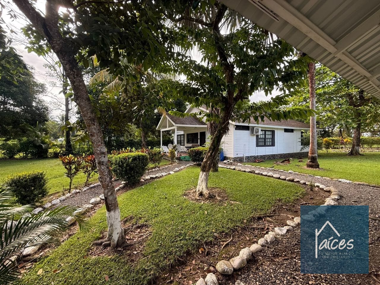 Casa en venta - Punta Manabique, Rio Dulce (D) — Casa vacacional en Venta en Livingston, Izabal — foto 1 de 9
