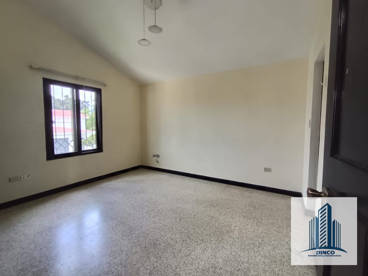 Vendo Casa en Residencial El Bosque Z.12 — Casa en Venta en Zona 12, Guatemala, Ciudad — foto 5 de 6