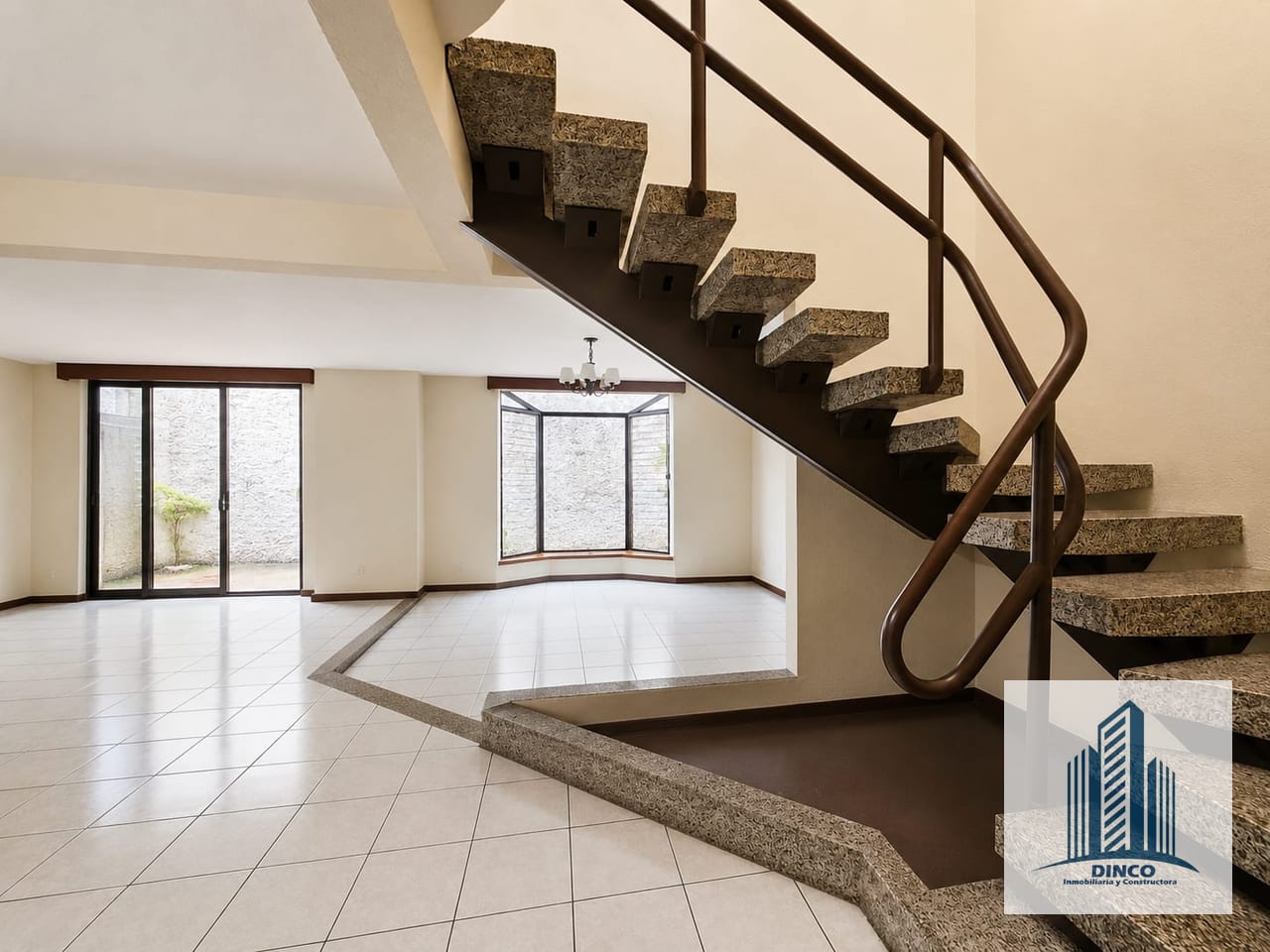 Vendo Casa Dentro de Condomino en Las Charcas Z.11 — Casa en Venta en Zona 11, Guatemala, Ciudad — foto 3 de 6