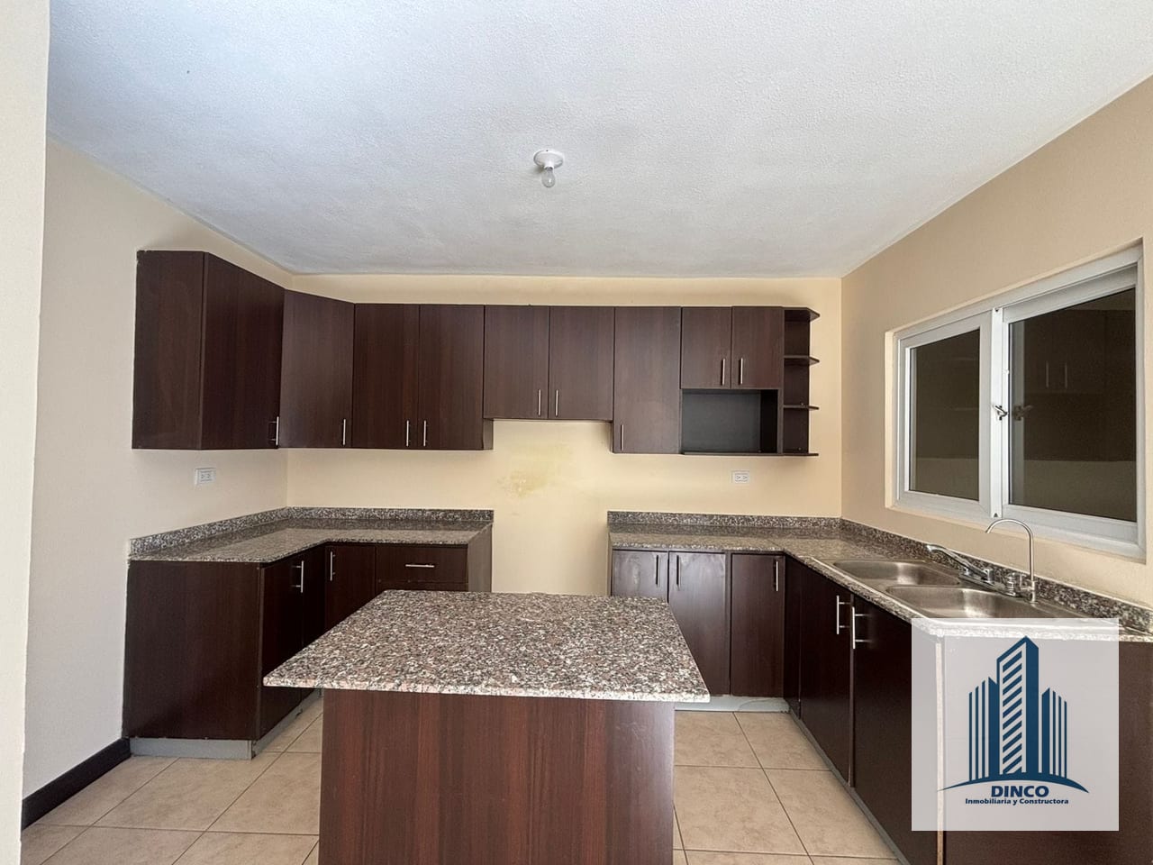 Vendo Casa en Condominio La Reserva CES — Casa en Venta en Carretera a El Salvador, Guatemala, Ciudad — foto 1 de 9