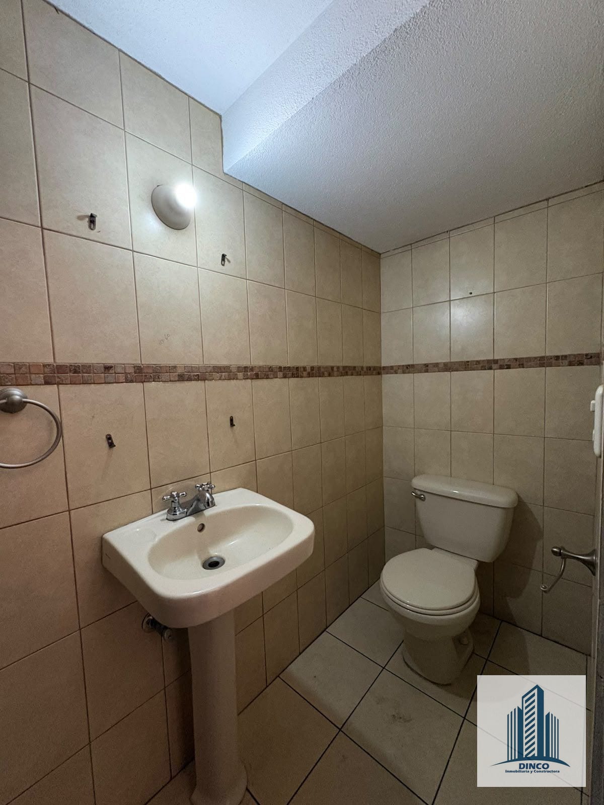 Alquilo Casa en Jardines de San Isidro Z.16 — Casa en Alquiler en Zona 16, Guatemala, Ciudad — foto 8 de 9