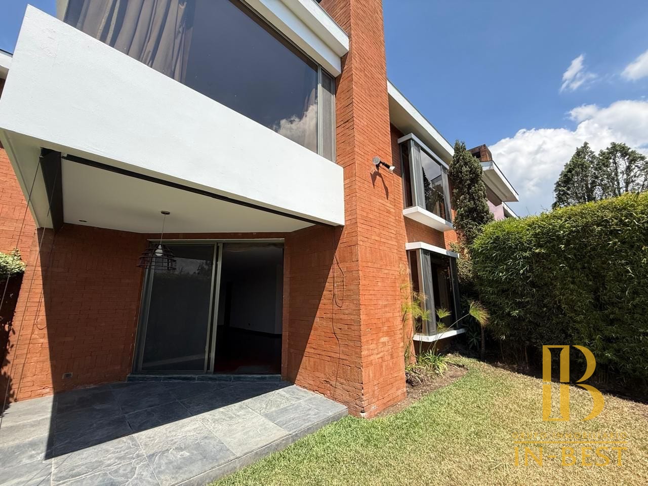 El Prado | z10 — Casa en Alquiler en El Prado, Zona 10, Guatemala, Ciudad — foto 1 de 17