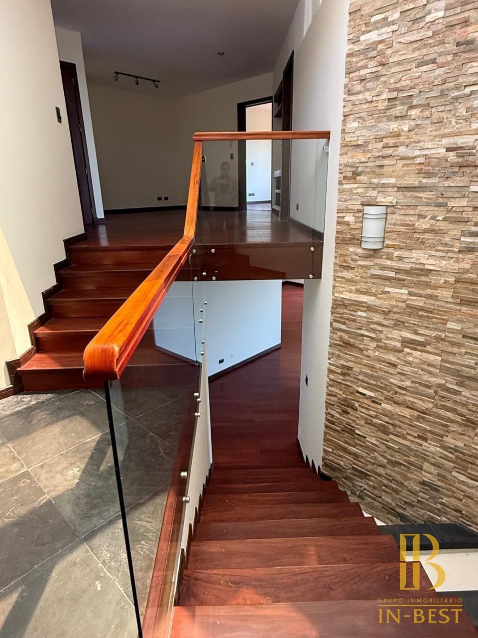 El Prado | z10 — Casa en Alquiler en El Prado, Zona 10, Guatemala, Ciudad — foto 2 de 17
