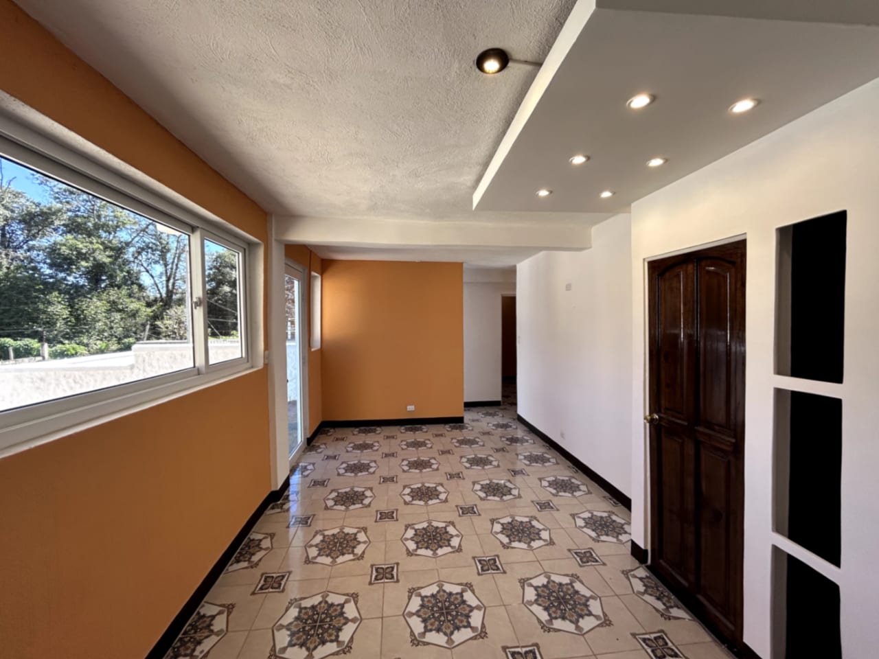 CASA CON SALÓN SOCIAL EN SAN LUCAS SACATEPÉQUEZ — Casa en Venta en San Lucas Sacatepéquez, Sacatepéquez — foto 9 de 17