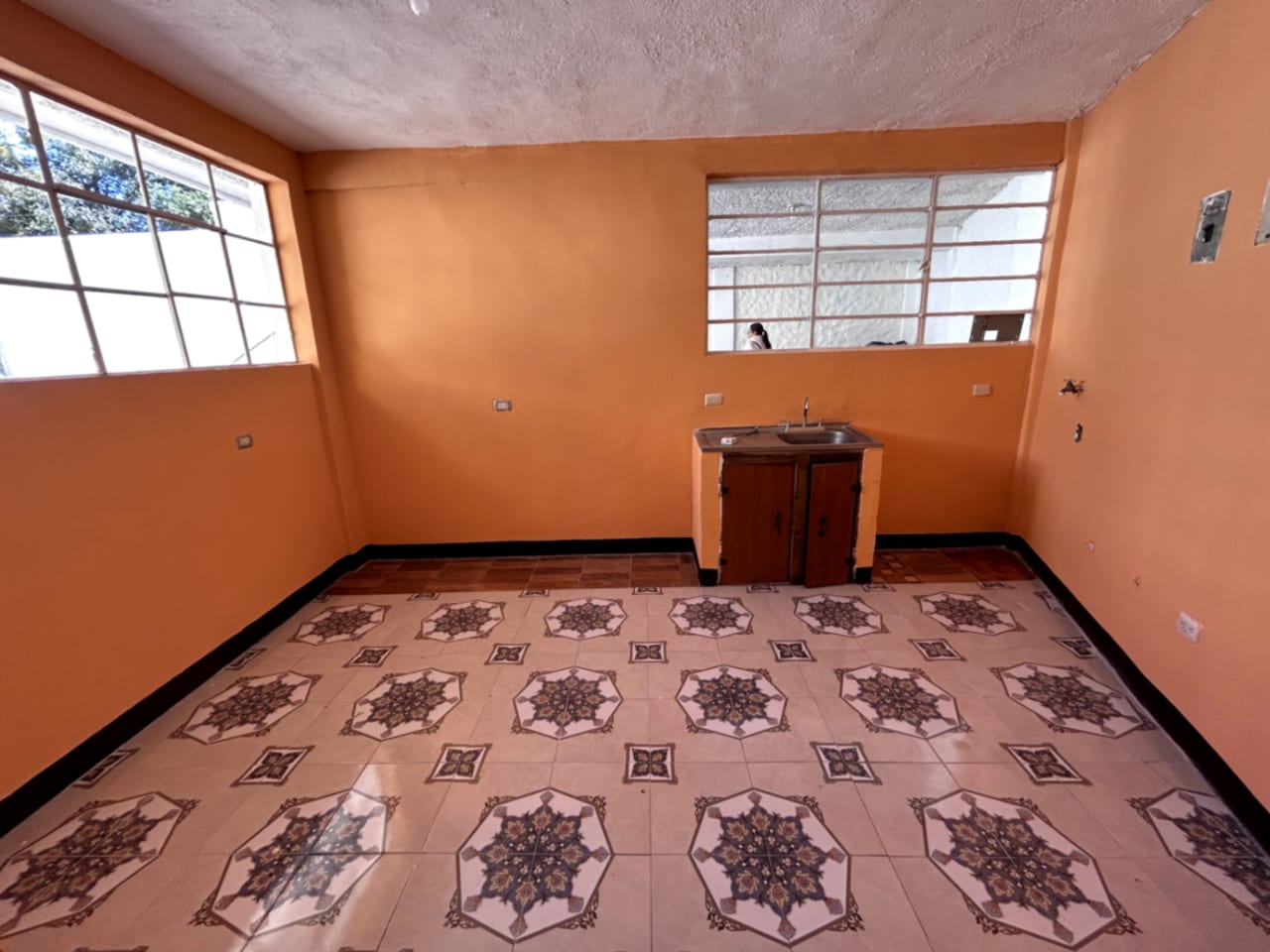 CASA CON SALÓN SOCIAL EN SAN LUCAS SACATEPÉQUEZ — Casa en Venta en San Lucas Sacatepéquez, Sacatepéquez — foto 14 de 17