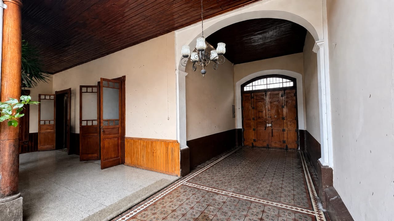 Casa en Renta | Zona 1 (7MA Avenida) de Guatemala - Image 2