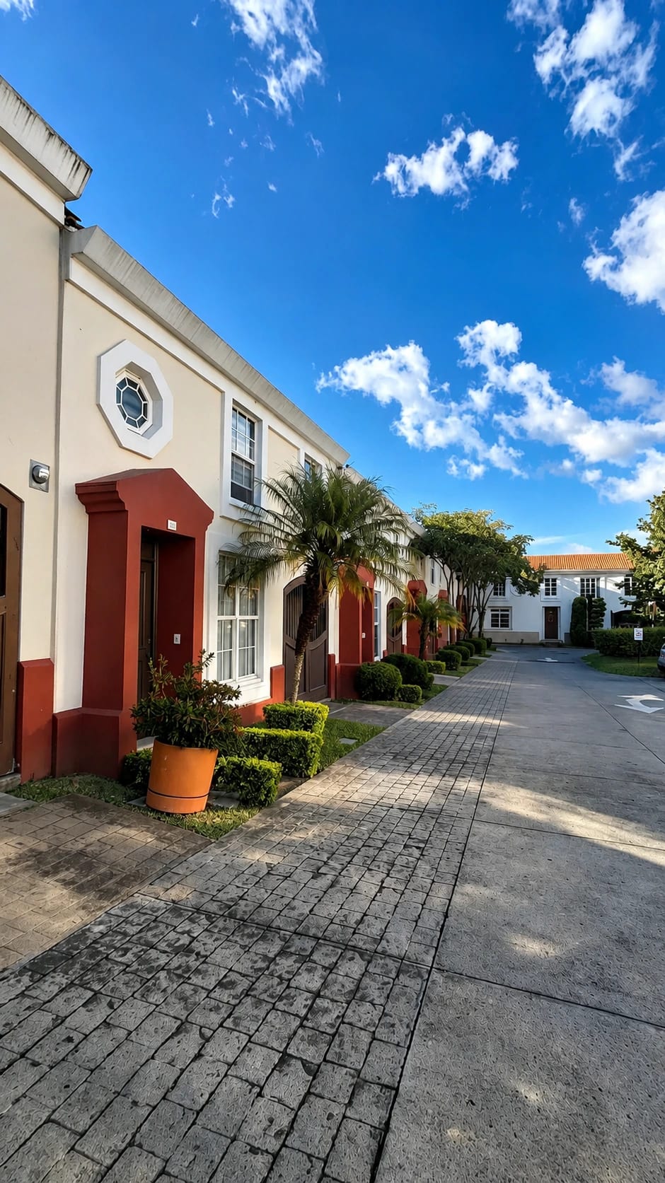 Casa Solana en Venta | San Agustin, Condado Naranjo | Zona 4 de Mixco — Casa en Venta en Zona 4 Mixco, Guatemala, Ciudad — foto 2 de 17