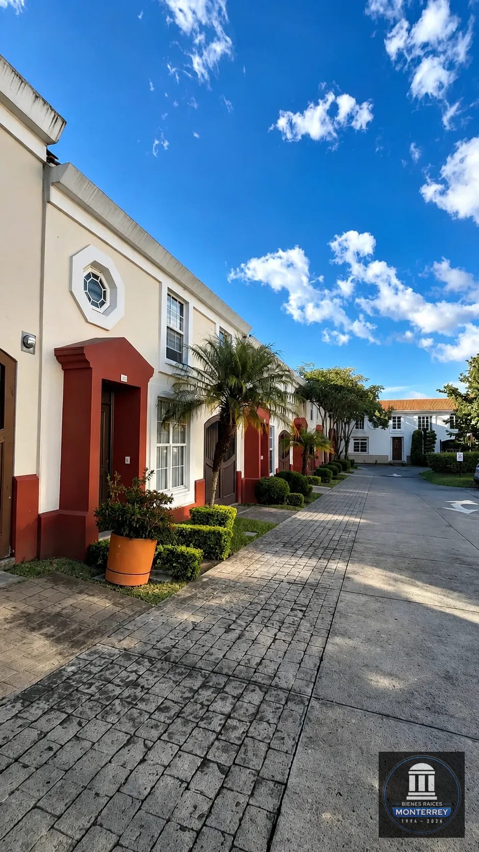 Casa Solana en Venta | San Agustin, Condado Naranjo | Zona 4 de Mixco — Casa en Venta en Zona 4 Mixco, Guatemala, Ciudad — foto 2 de 17