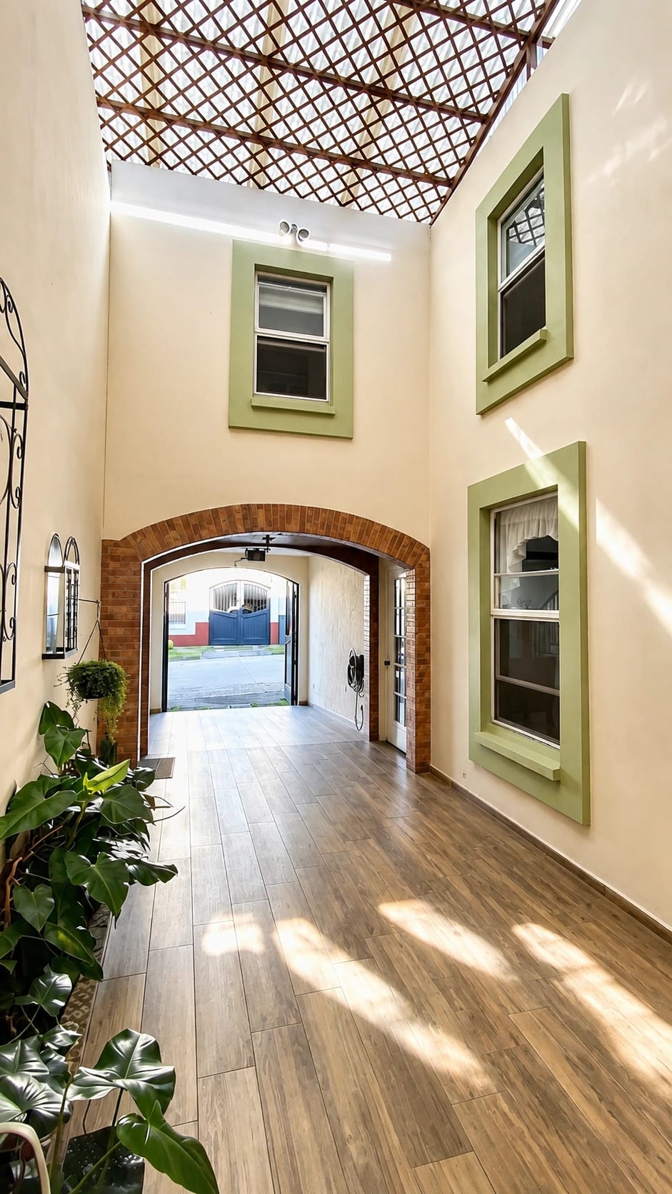 Casa Solana en Venta | San Agustin, Condado Naranjo | Zona 4 de Mixco — Casa en Venta en Zona 4 Mixco, Guatemala, Ciudad — foto 4 de 17