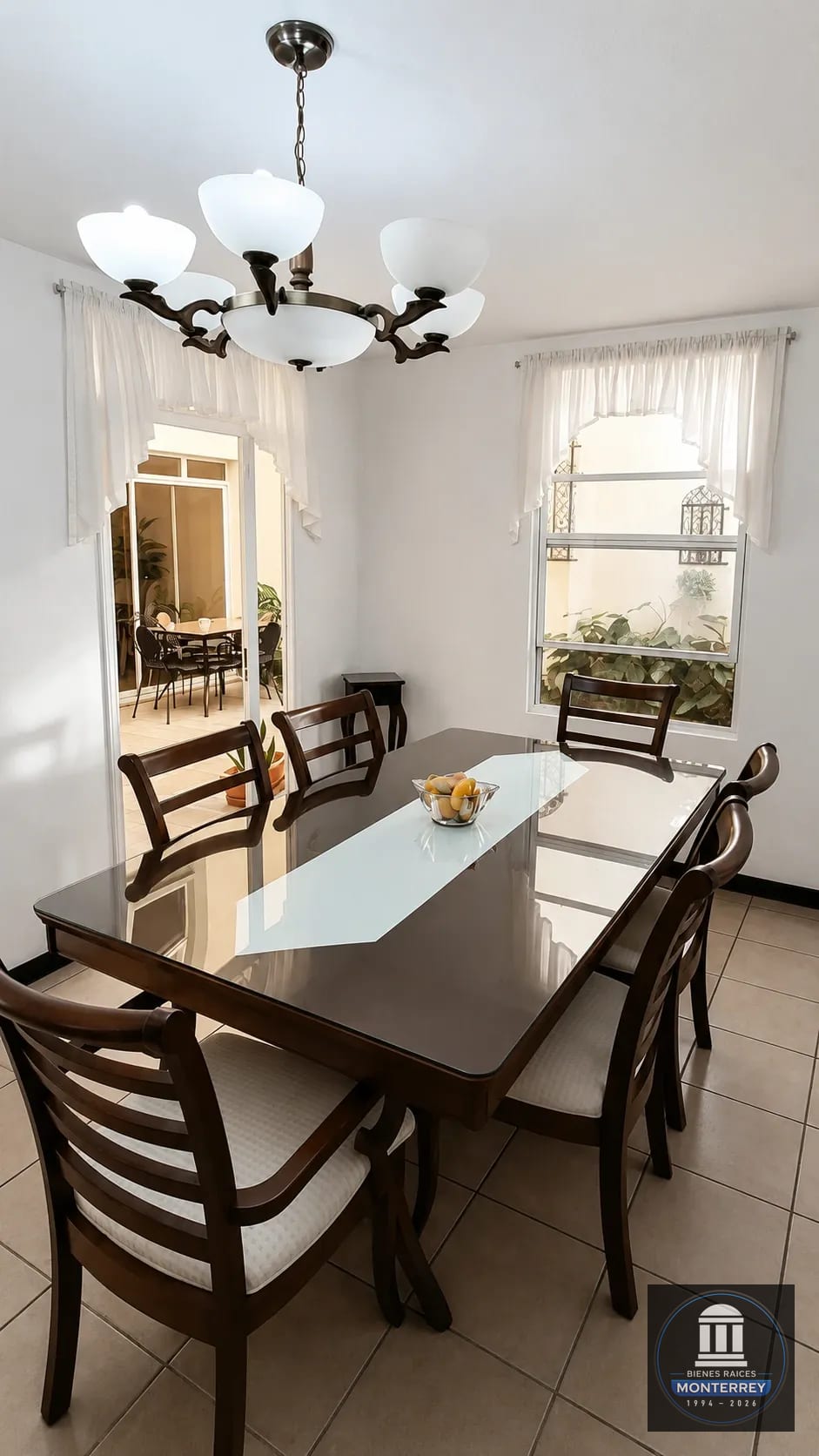 Casa Solana en Venta | San Agustin, Condado Naranjo | Zona 4 de Mixco — Casa en Venta en Zona 4 Mixco, Guatemala, Ciudad — foto 9 de 17