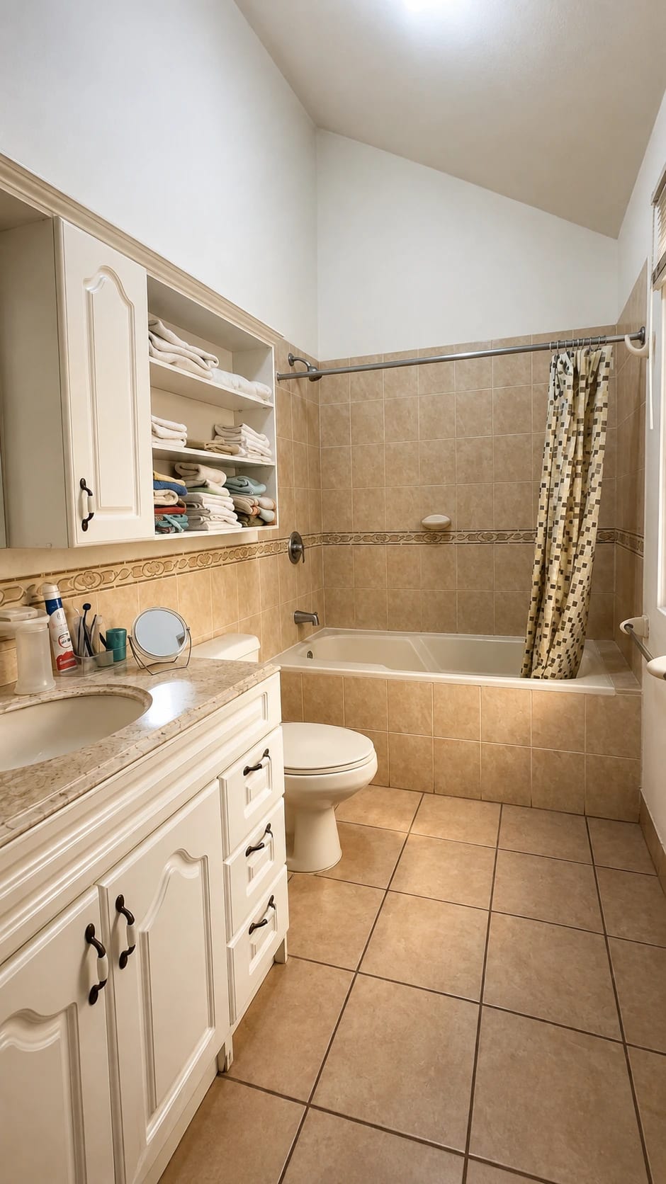 Casa Solana en Venta | San Agustin, Condado Naranjo | Zona 4 de Mixco — Casa en Venta en Zona 4 Mixco, Guatemala, Ciudad — foto 14 de 17